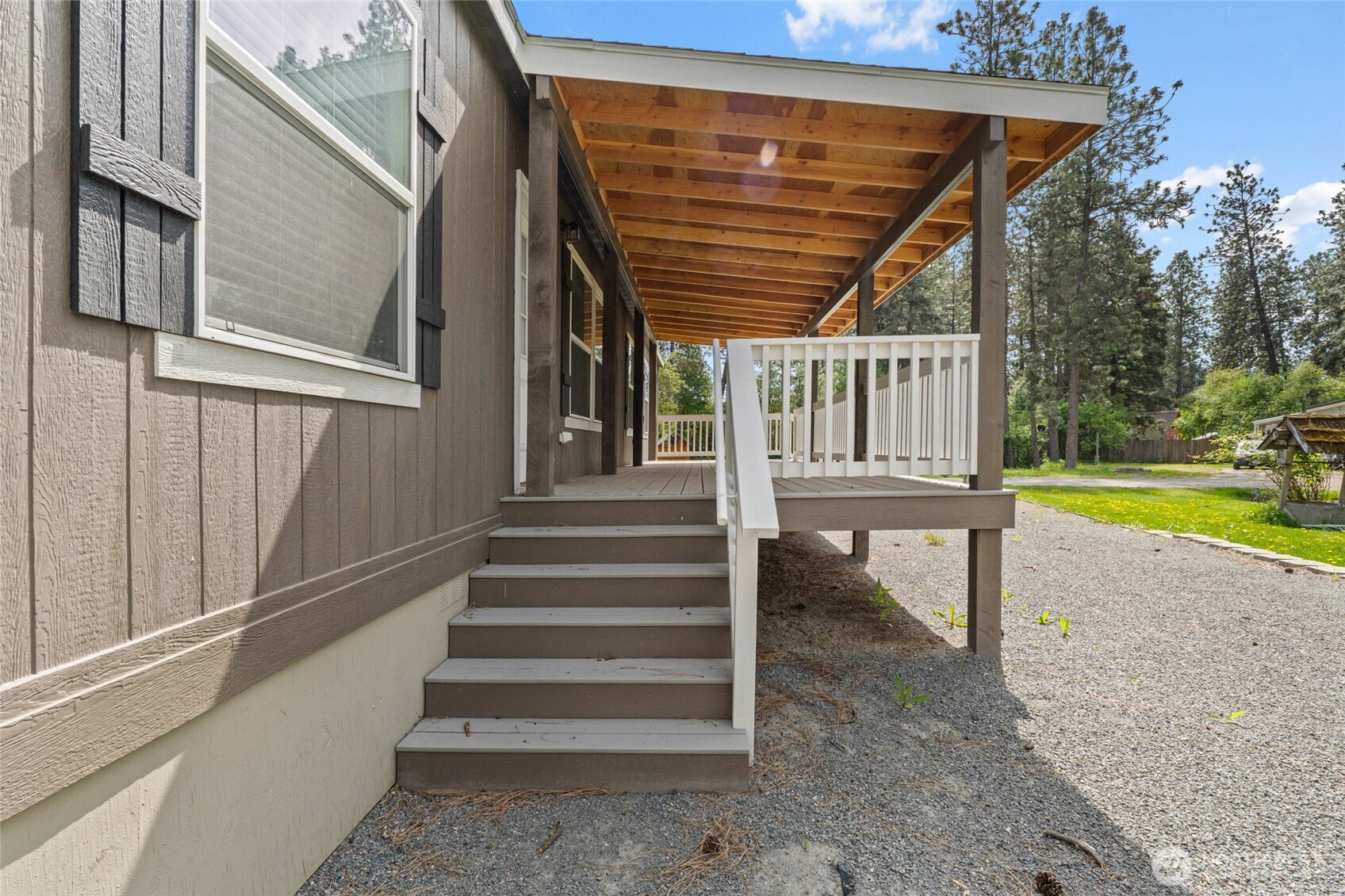 5 Columbia Drive 25 Property Photo 5