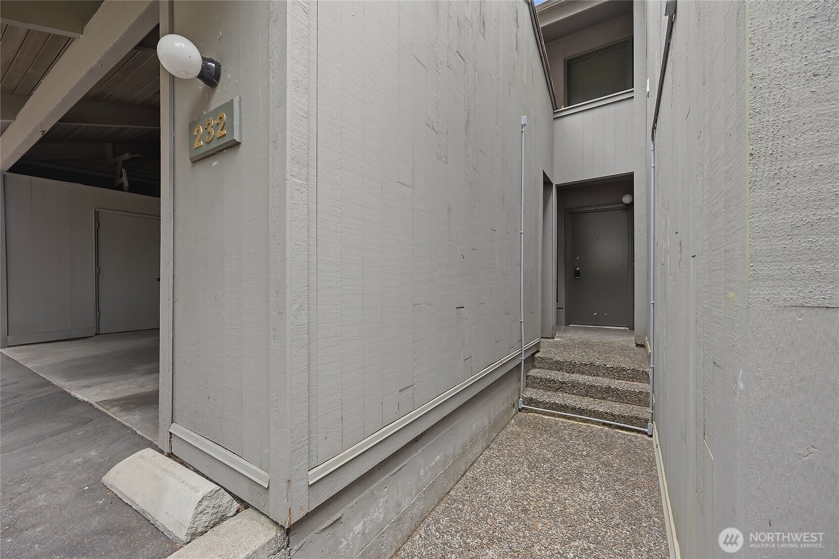 6236 137th Place 232 Property Photo 2