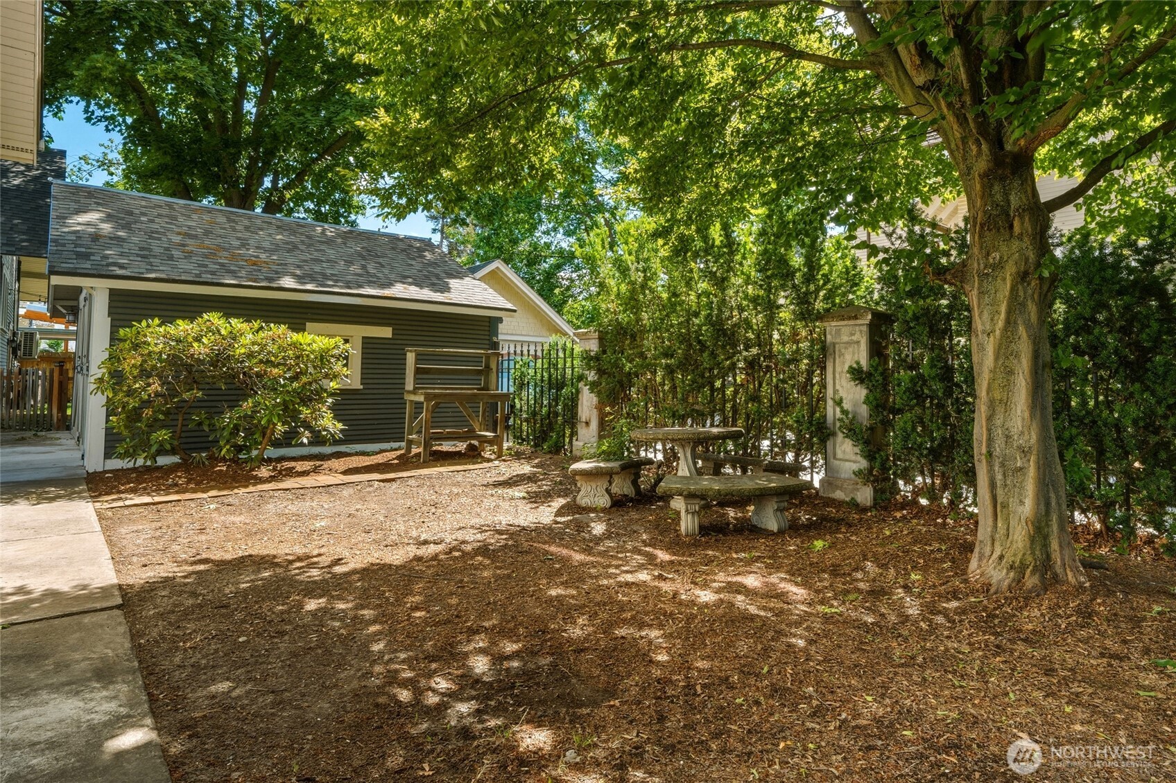 241 N Bellevue Avenue Property Photo 35