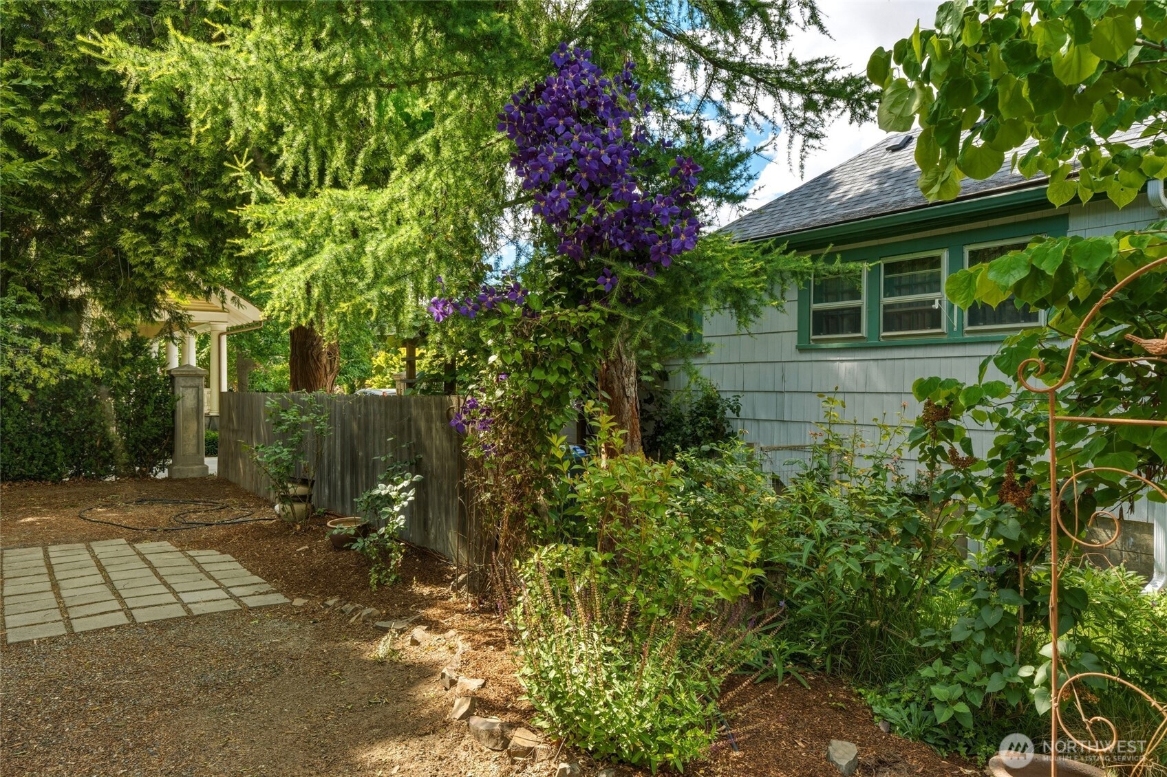 241 N Bellevue Avenue Property Photo 37