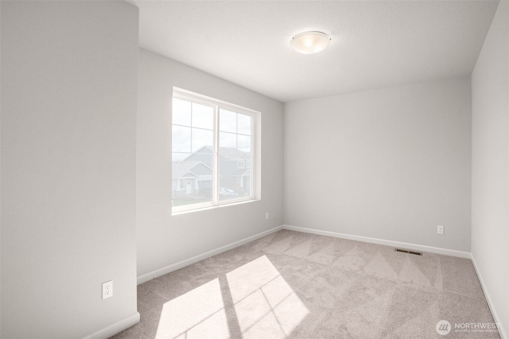 13715 Ne 107th Street Property Photo 24