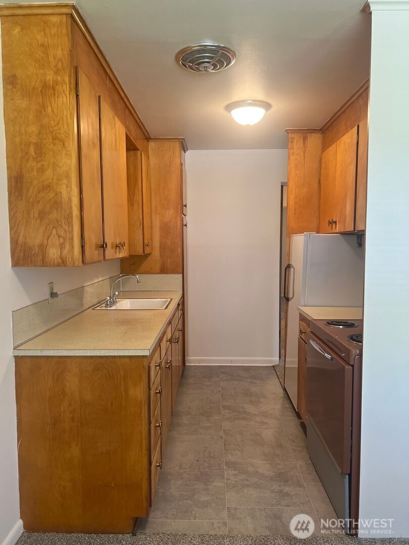 5127 Colby Avenue 1 Property Photo 6