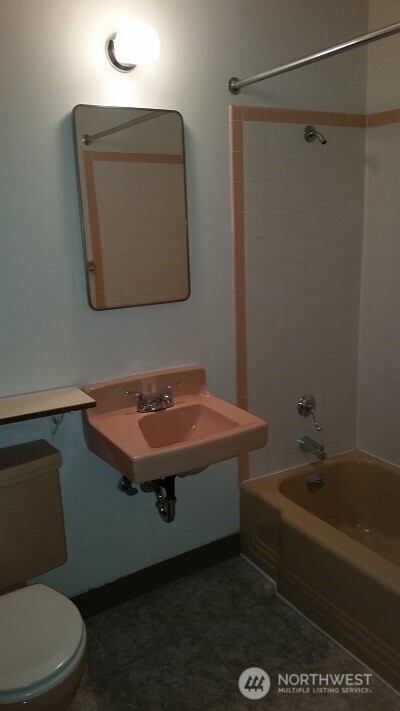 5127 Colby Avenue 1 Property Photo 19
