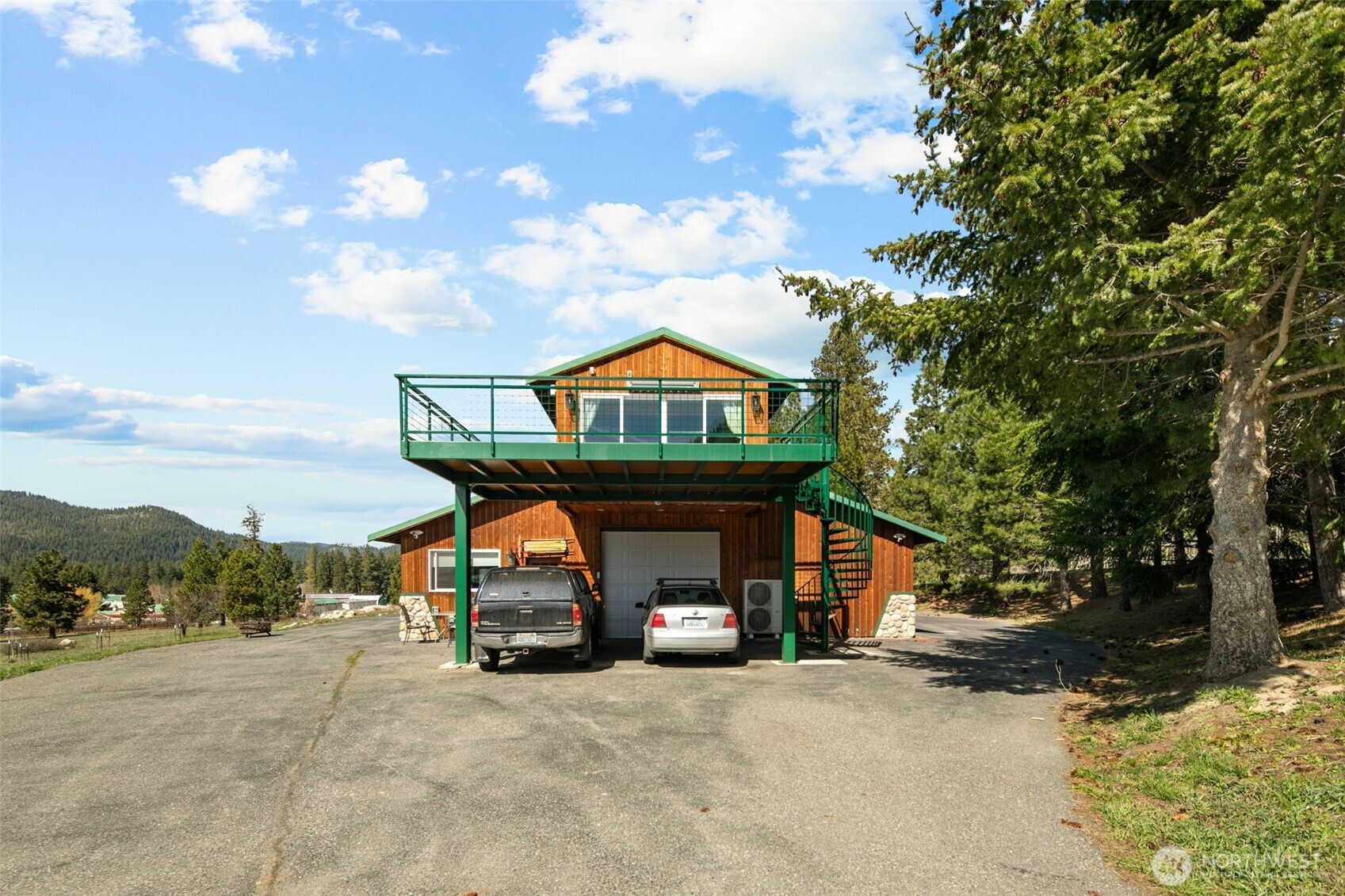18547 Camp 12 Road Property Photo 2