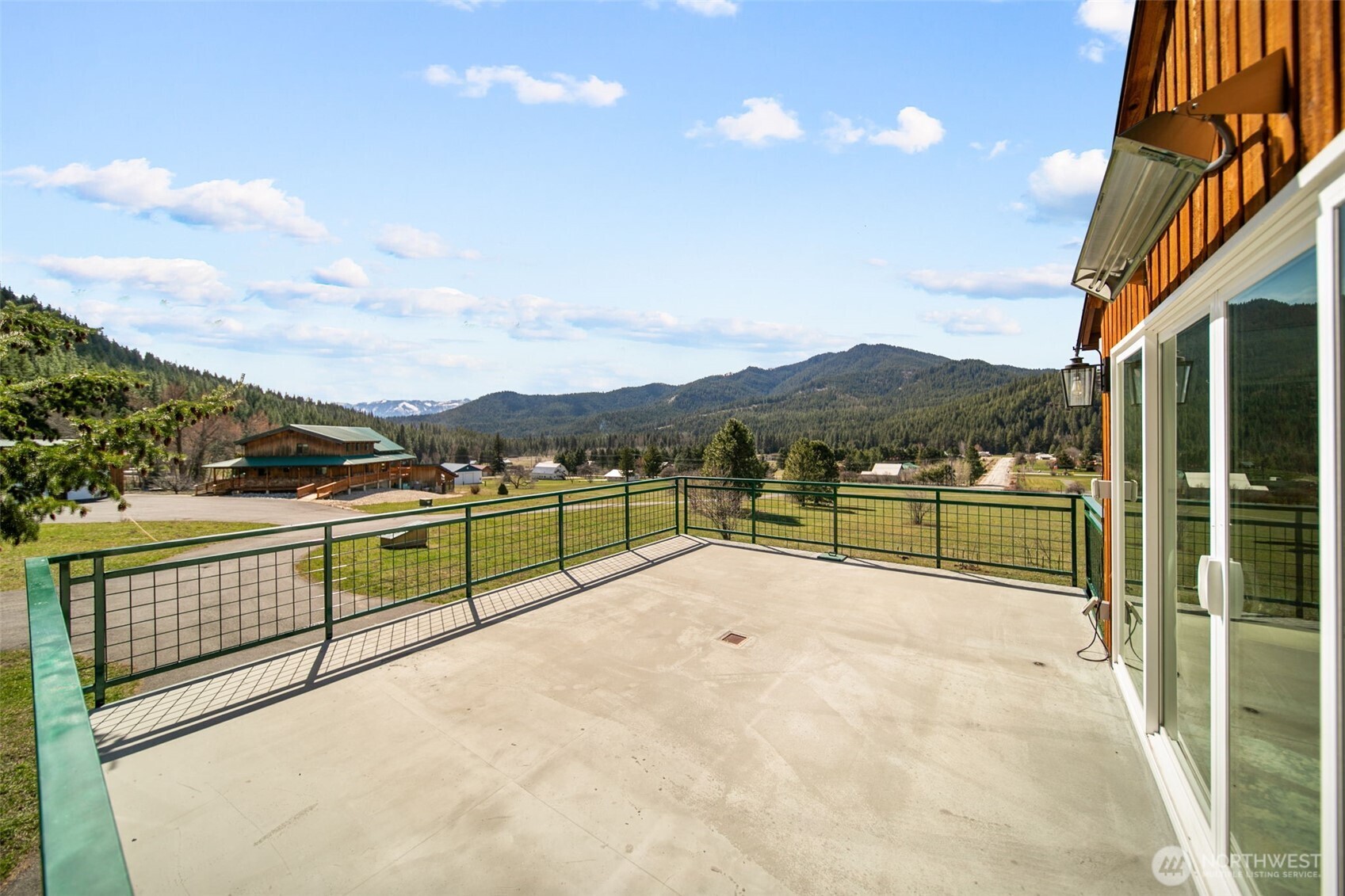 18547 Camp 12 Road Property Photo 22