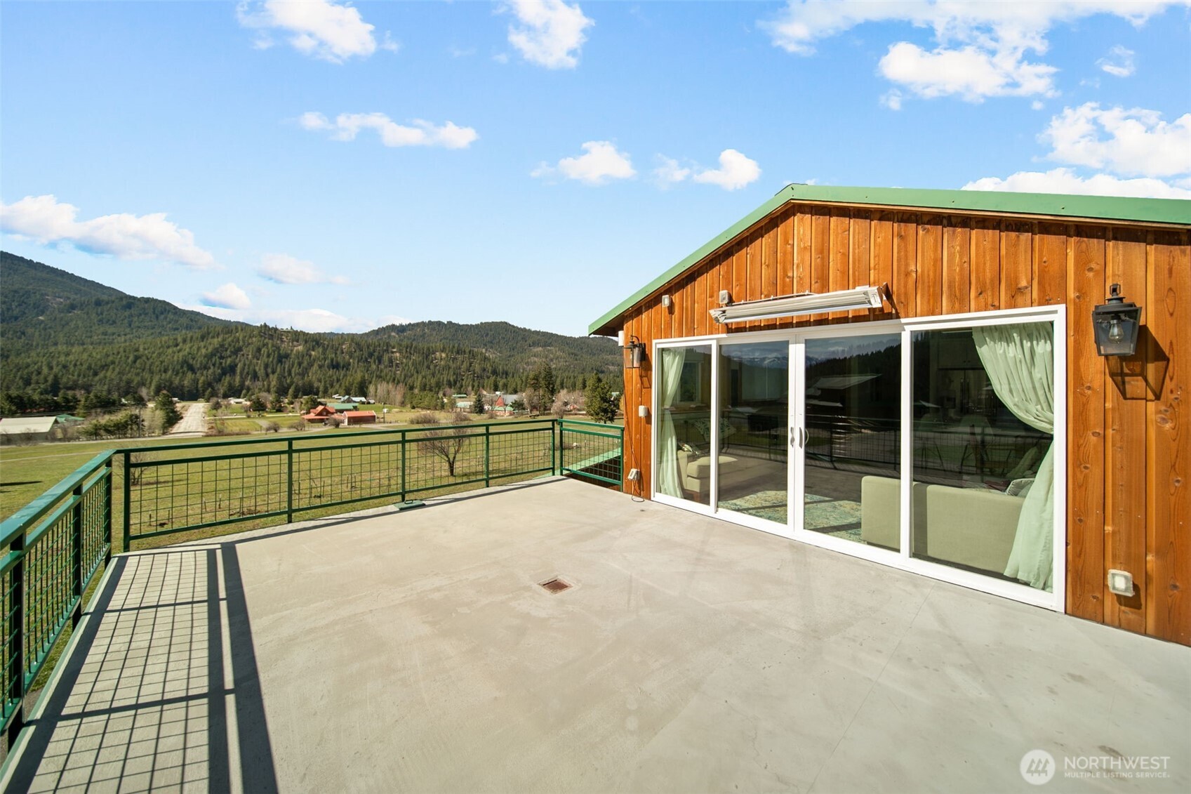 18547 Camp 12 Road Property Photo 23