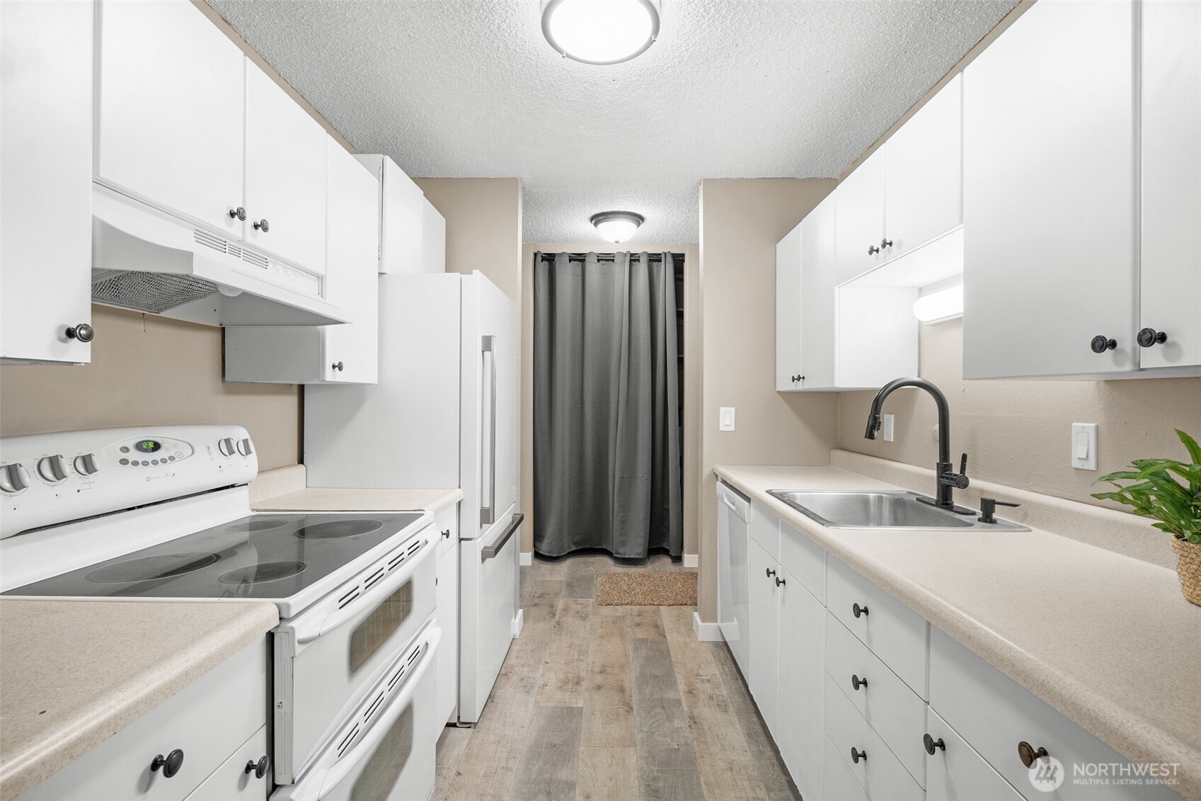 10459 Des Moines Memorial Dr 303 Property Photo 3