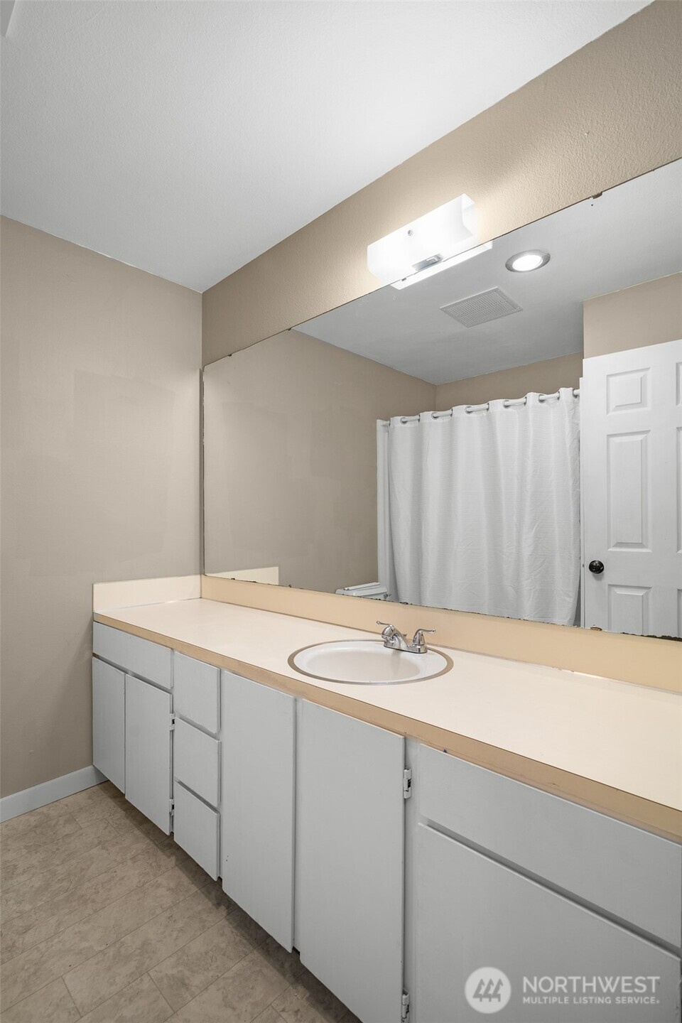 10459 Des Moines Memorial Dr 303 Property Photo 11