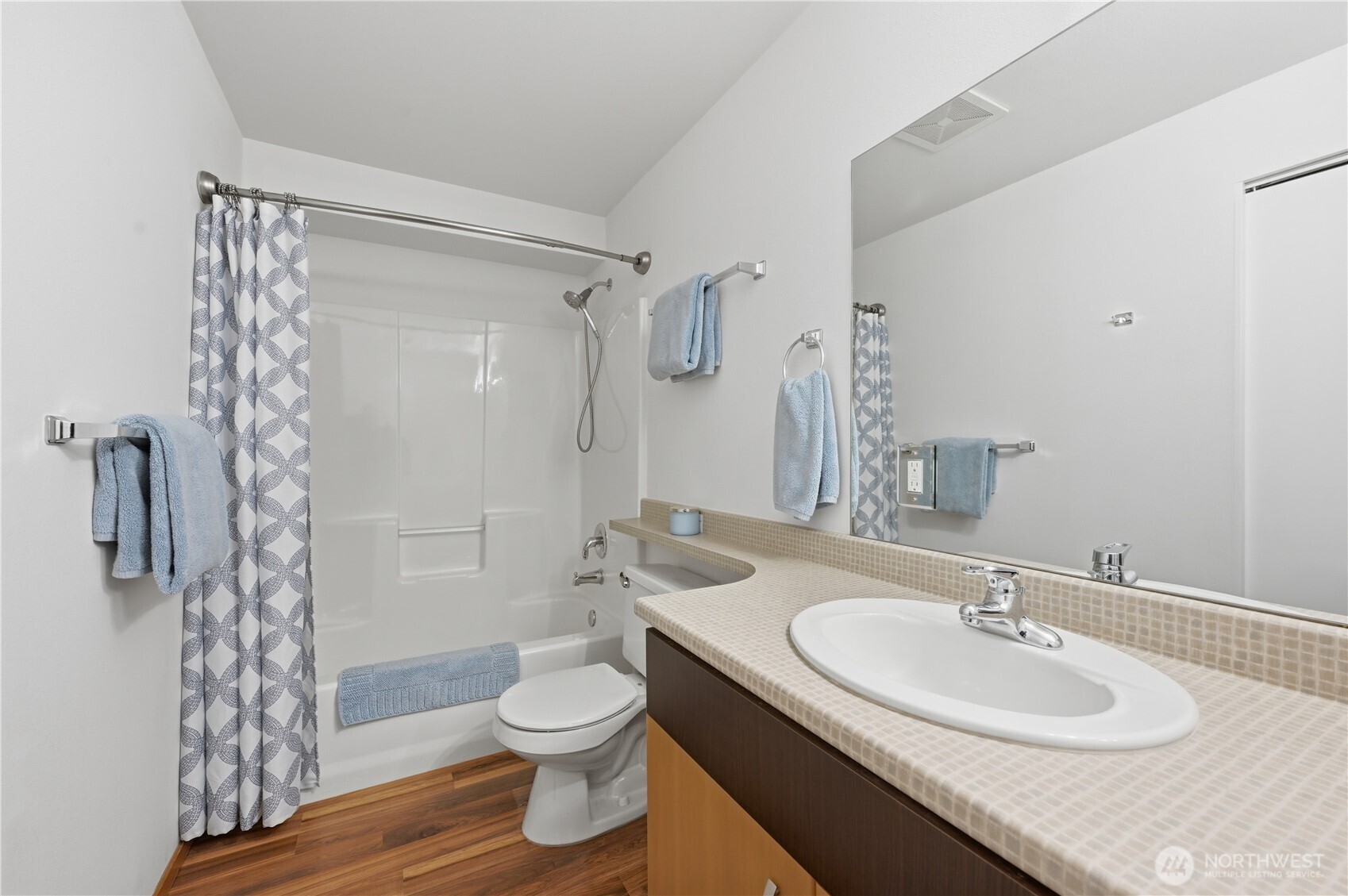 4020 Aurora Avenue 304 Property Photo 17
