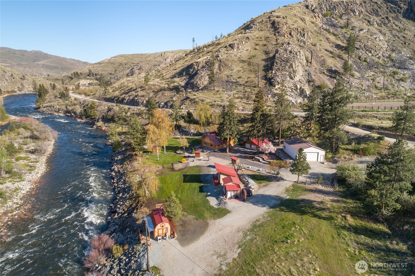 540 Highway 153 Property Photo 2