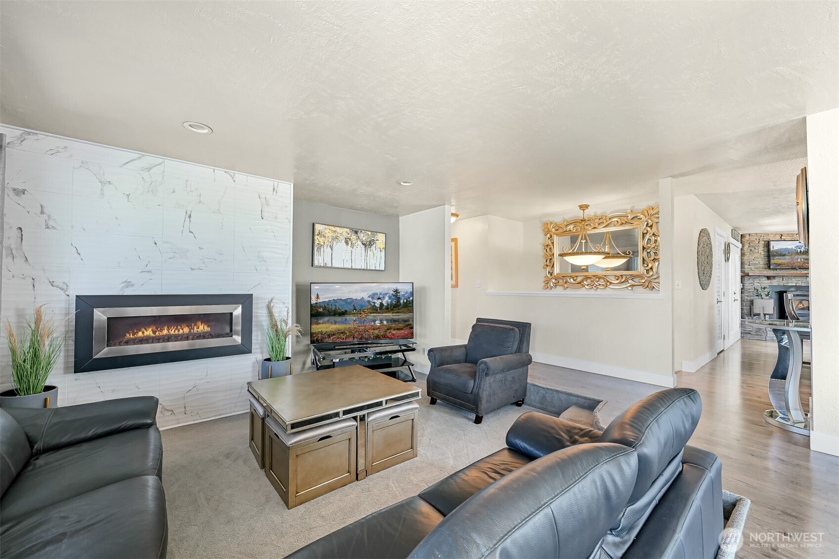 1835 E Smith Road Property Photo 8
