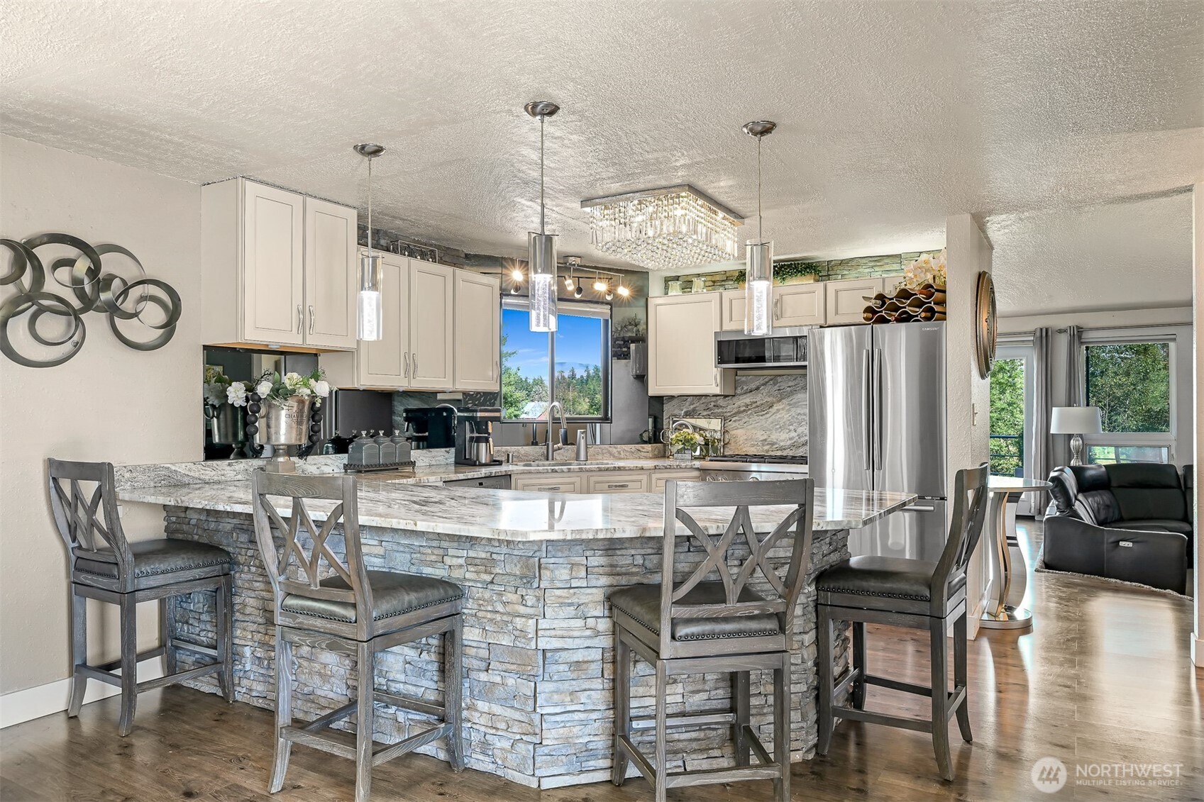 1835 E Smith Road Property Photo 13