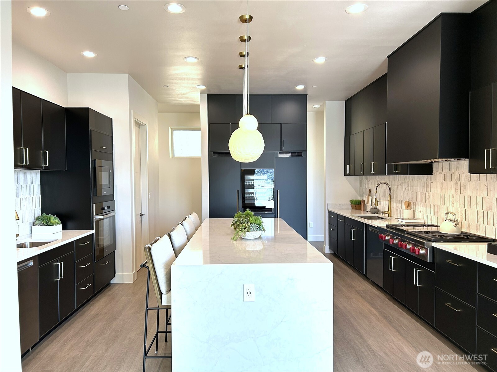 8243 W Mercer Way Property Photo 11