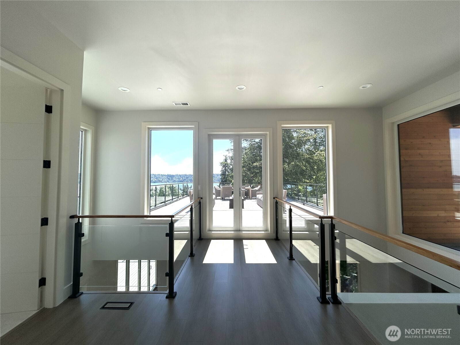 8243 W Mercer Way Property Photo 13