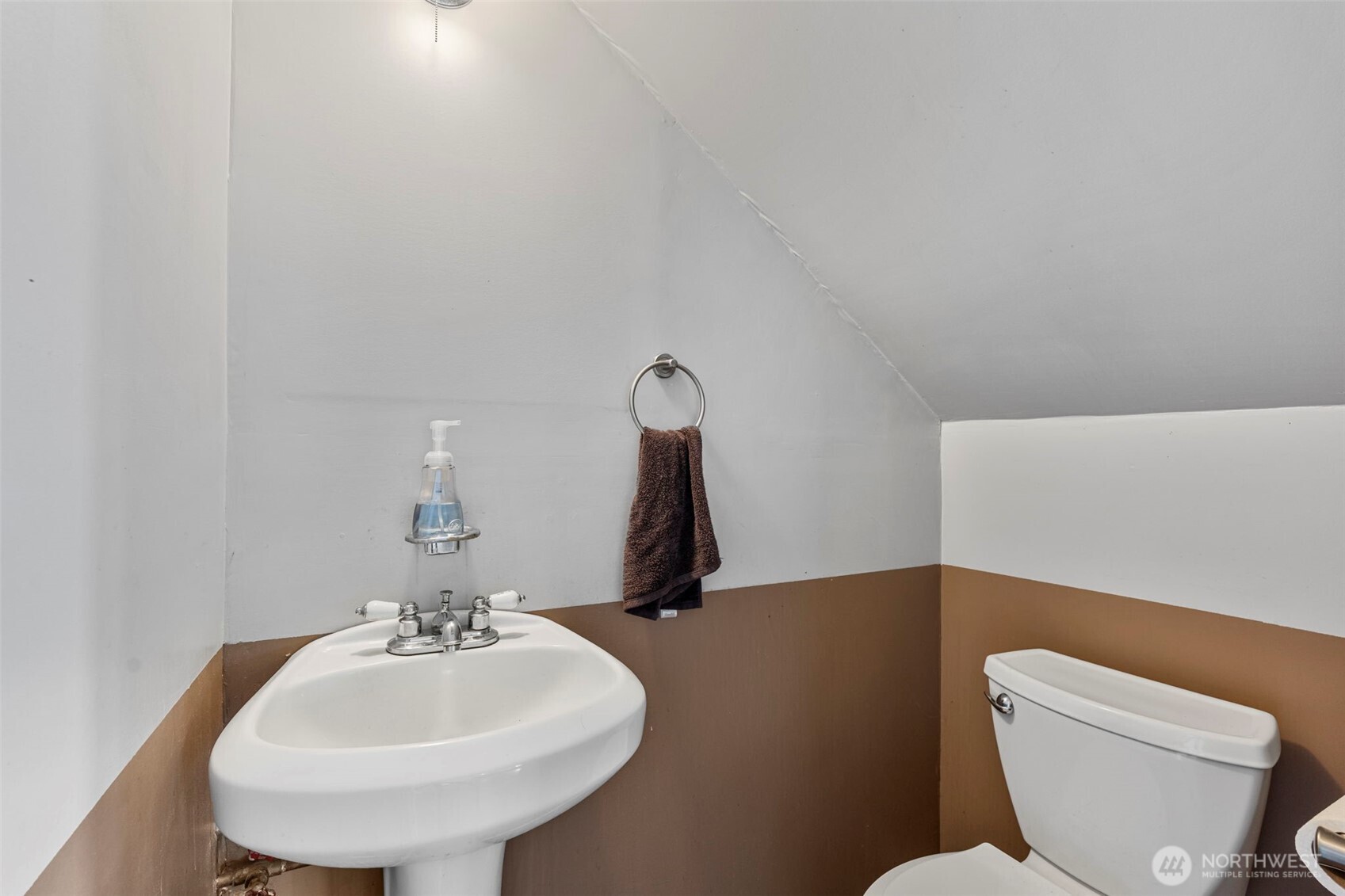 206 Fawnhill Drive Property Photo 25