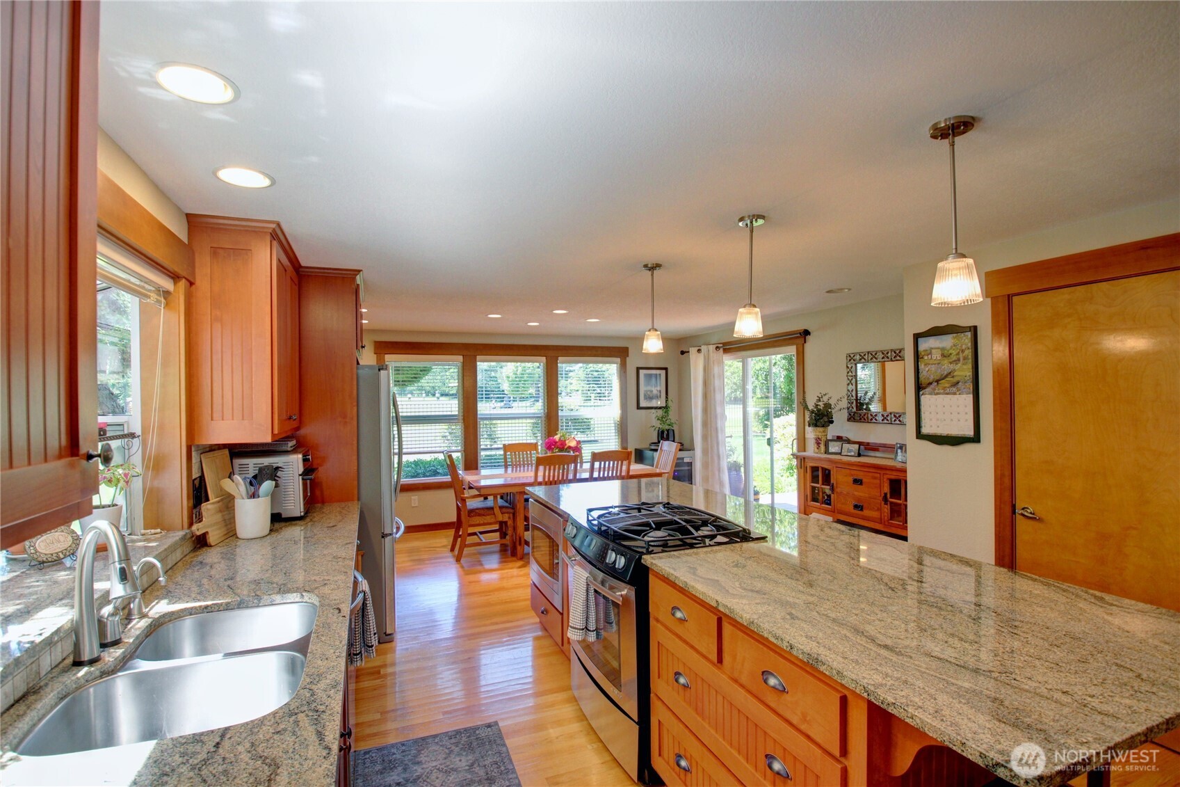 12270 Maple Crest Drive Property Photo 3