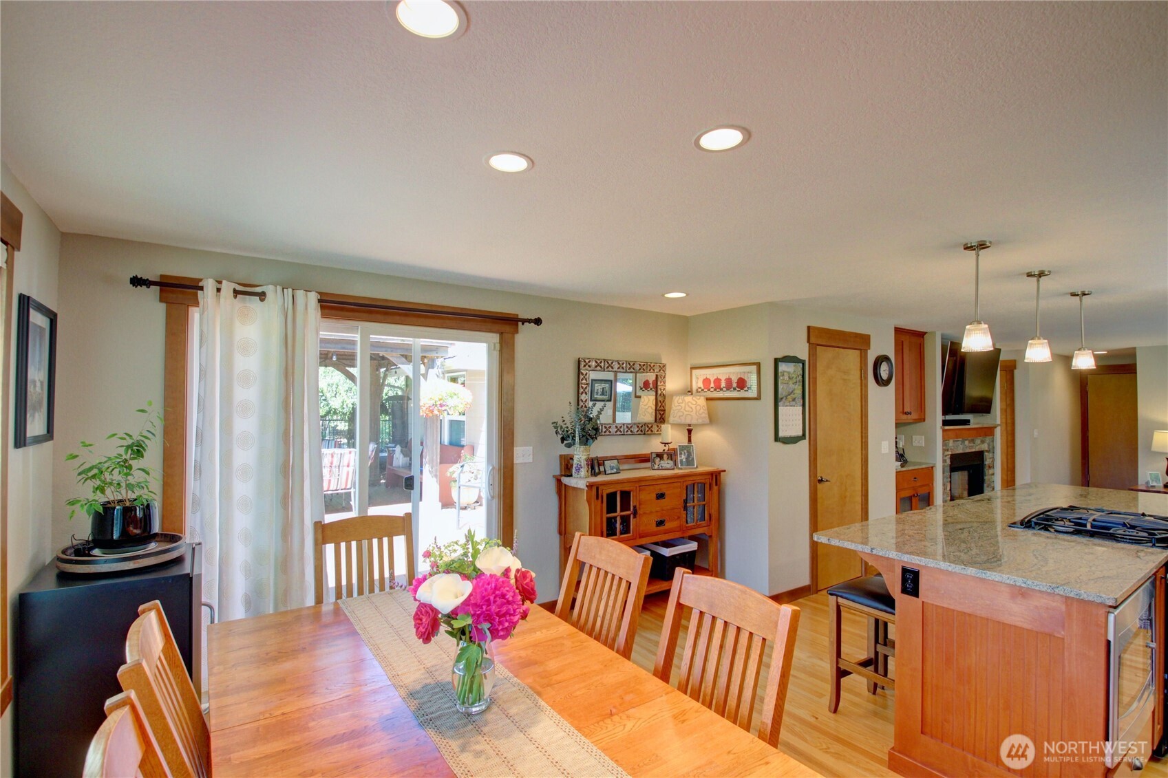 12270 Maple Crest Drive Property Photo 7