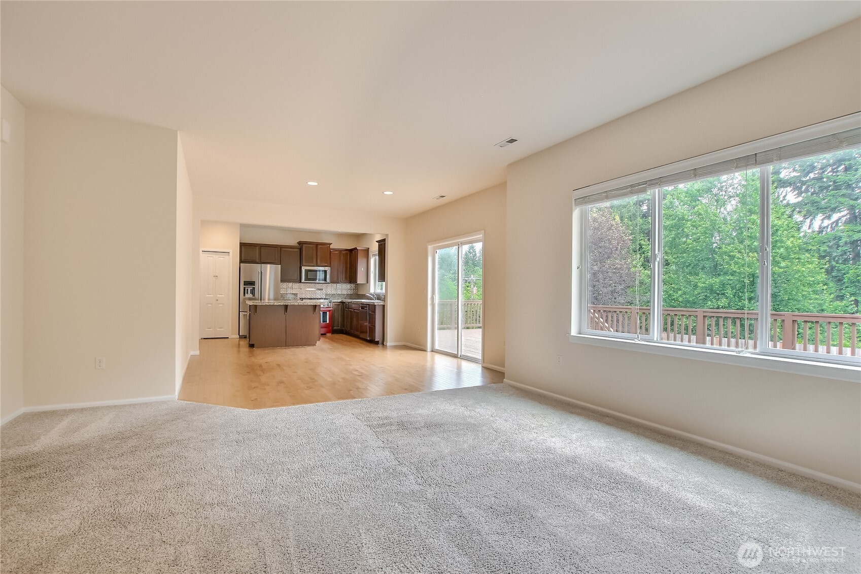 14011 2nd Avenue Property Photo 10