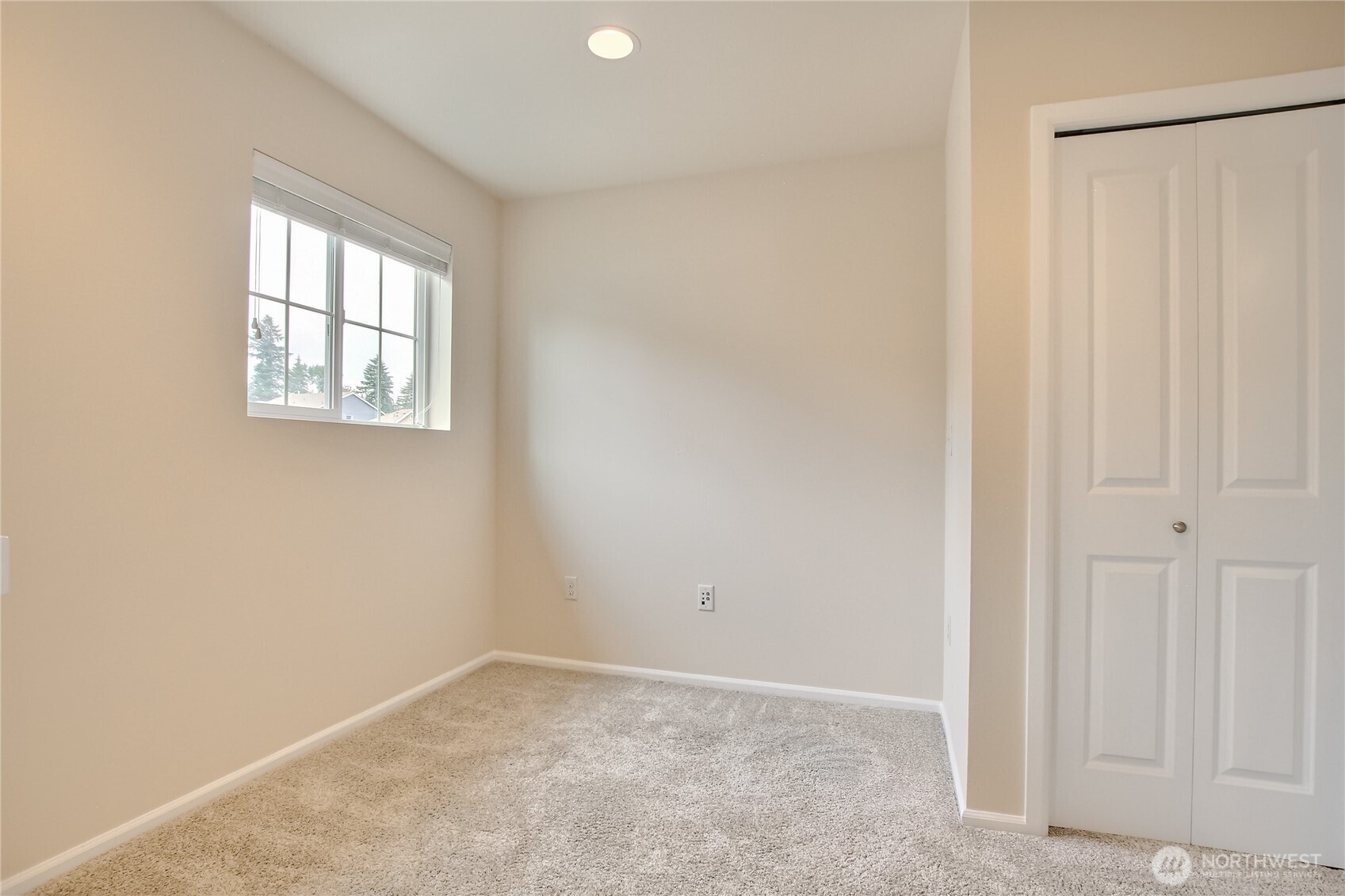 14011 2nd Avenue Property Photo 19