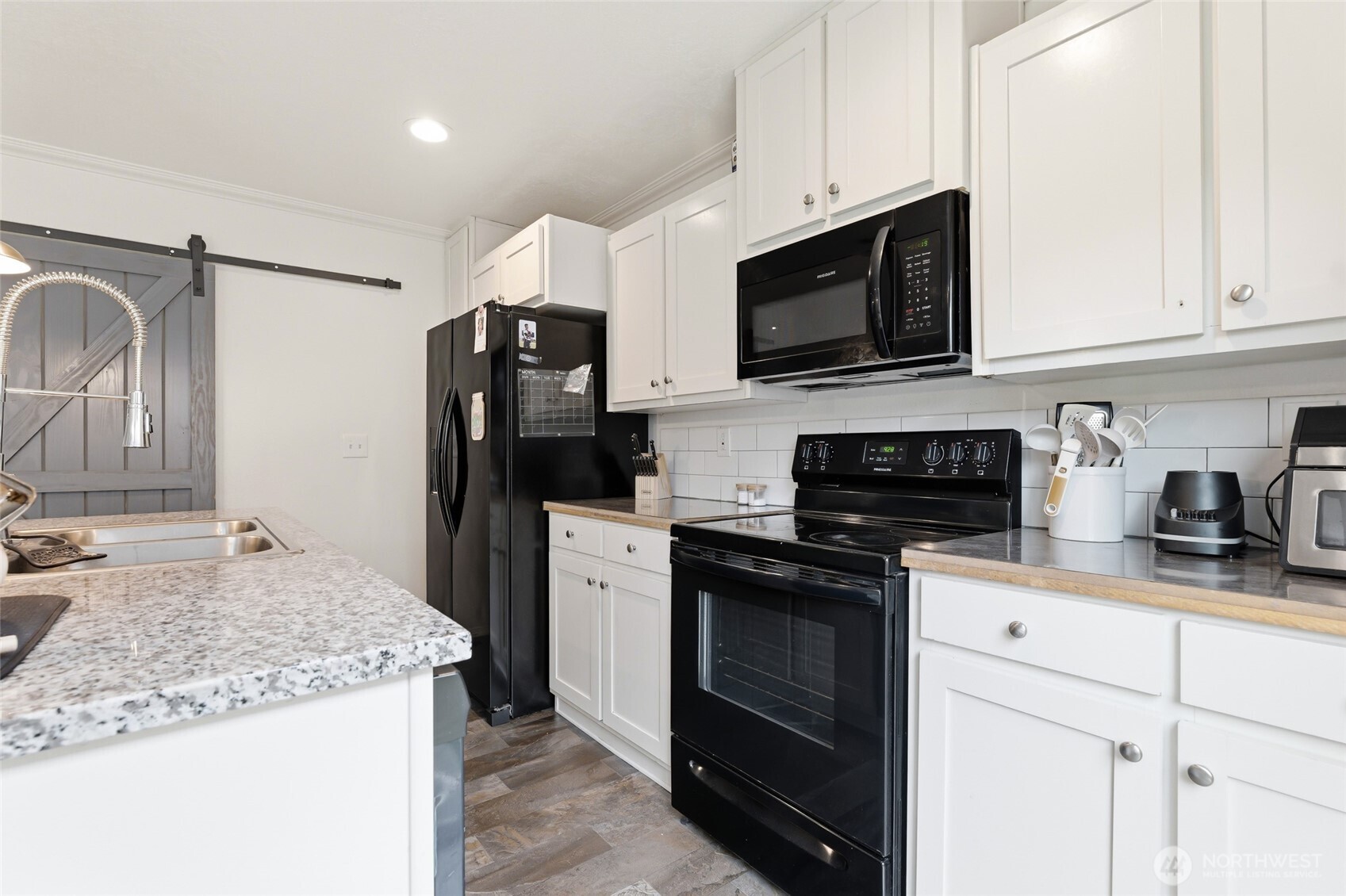 114 S Diamond Street Property Photo 8