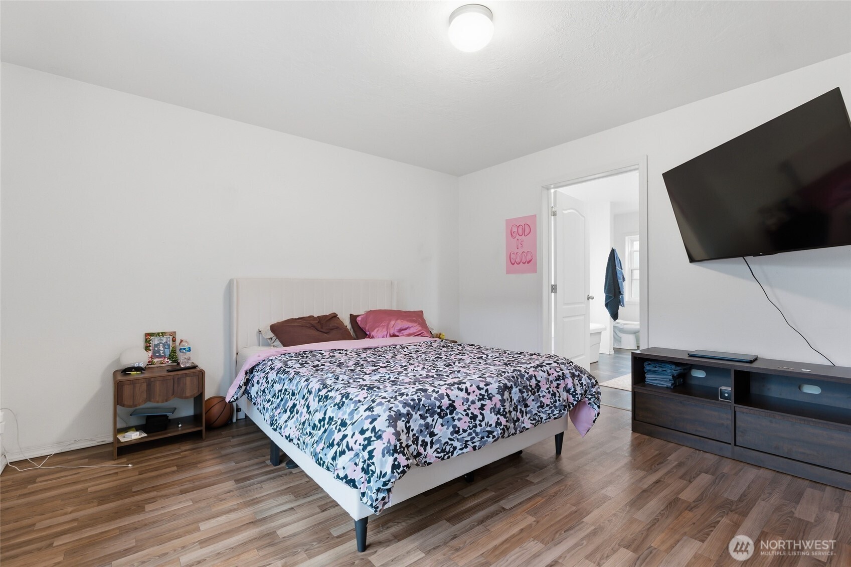 114 S Diamond Street Property Photo 15