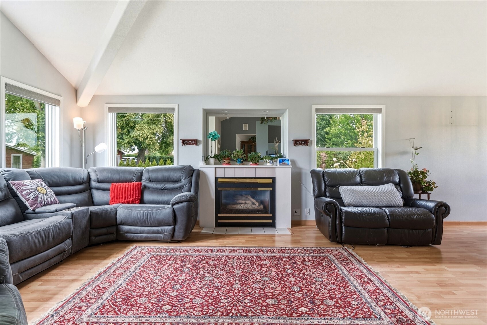 1001 Southview Property Photo 3