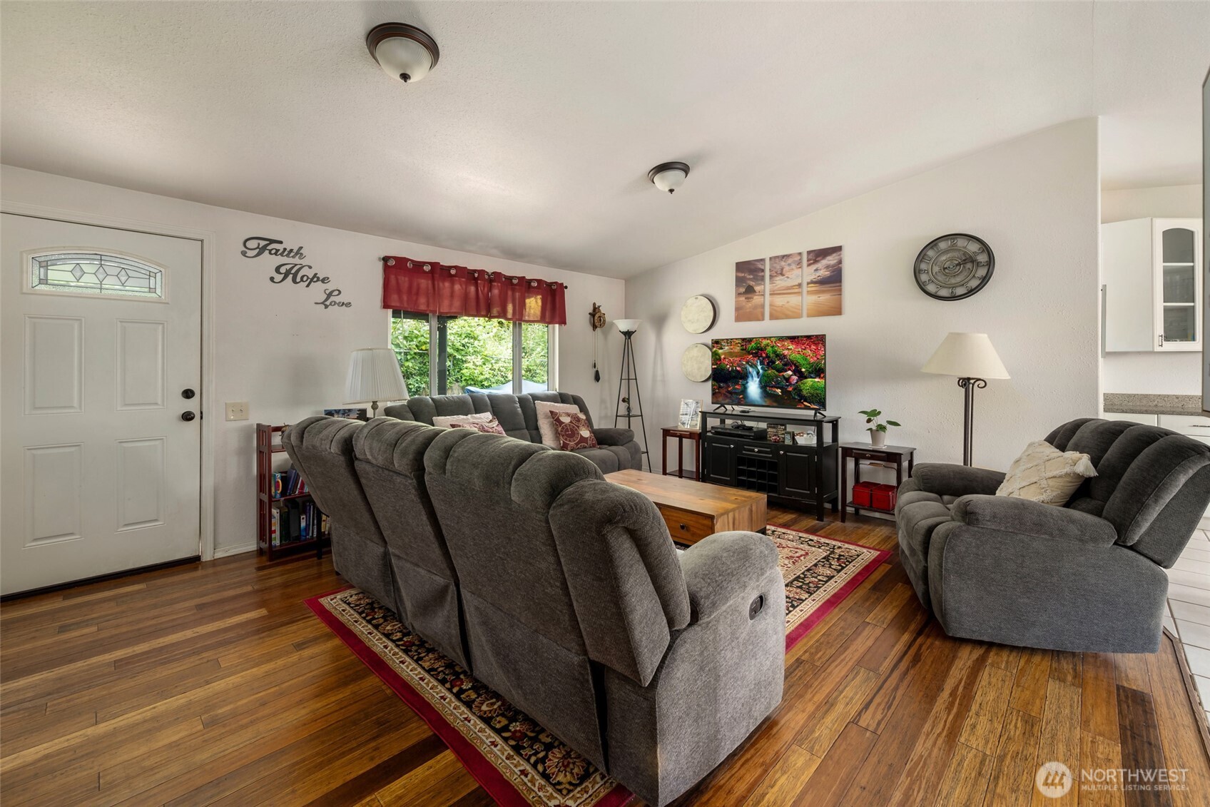 1030 Timber Lane Property Photo 3