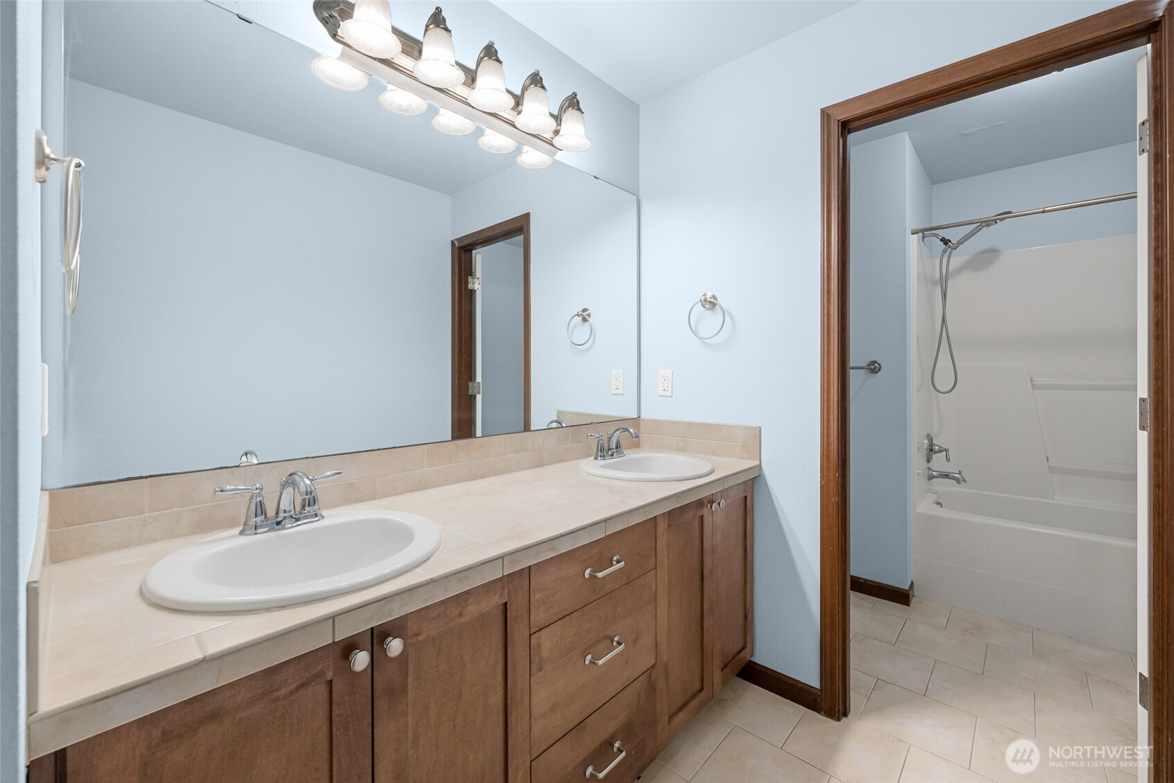 1033 Lyle Ridge Circle Property Photo 17