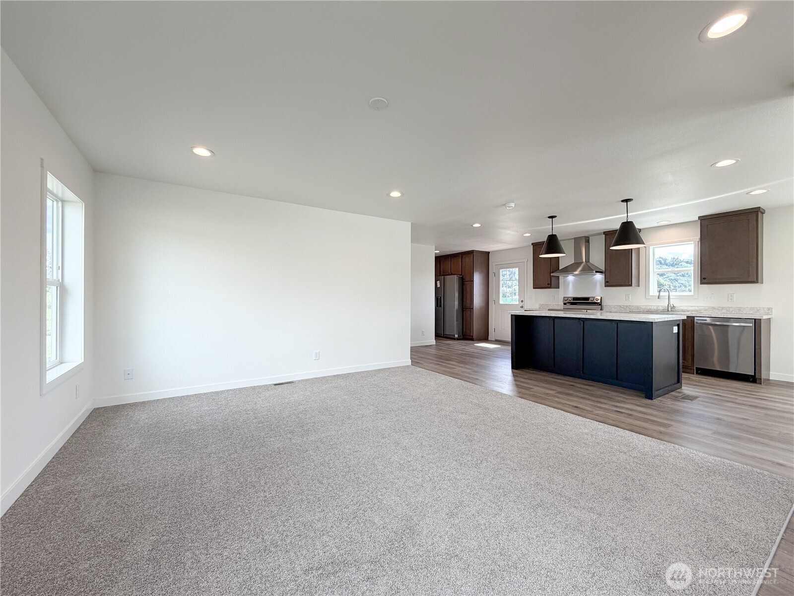 4561 Windemere Street Property Photo 3