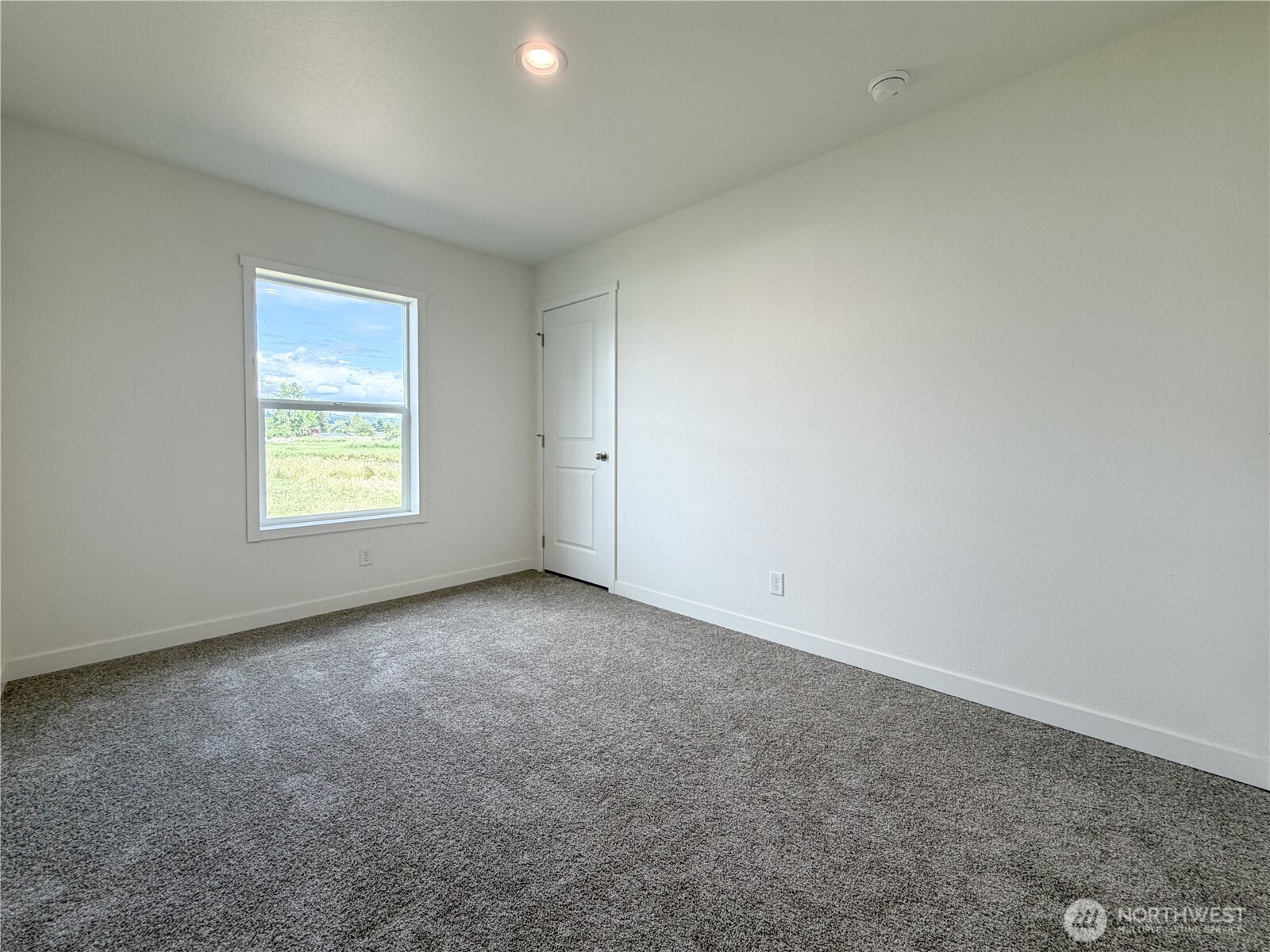 4561 Windemere Street Property Photo 7