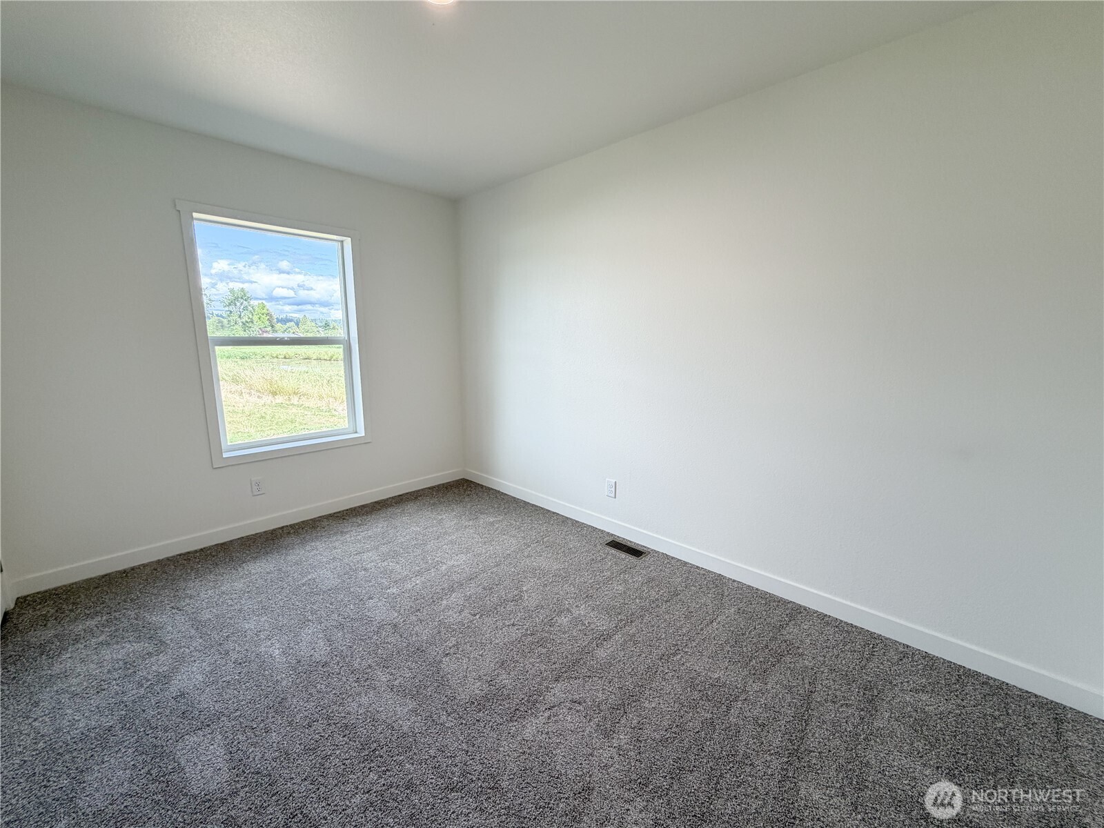 4561 Windemere Street Property Photo 9