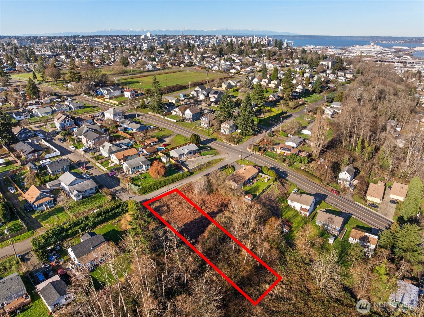 1403 E Lennox Property Photo 1