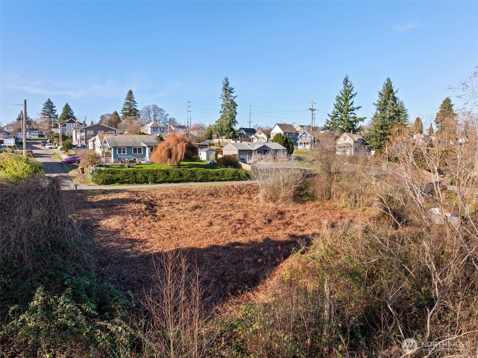 1403 E Lennox Property Photo 4
