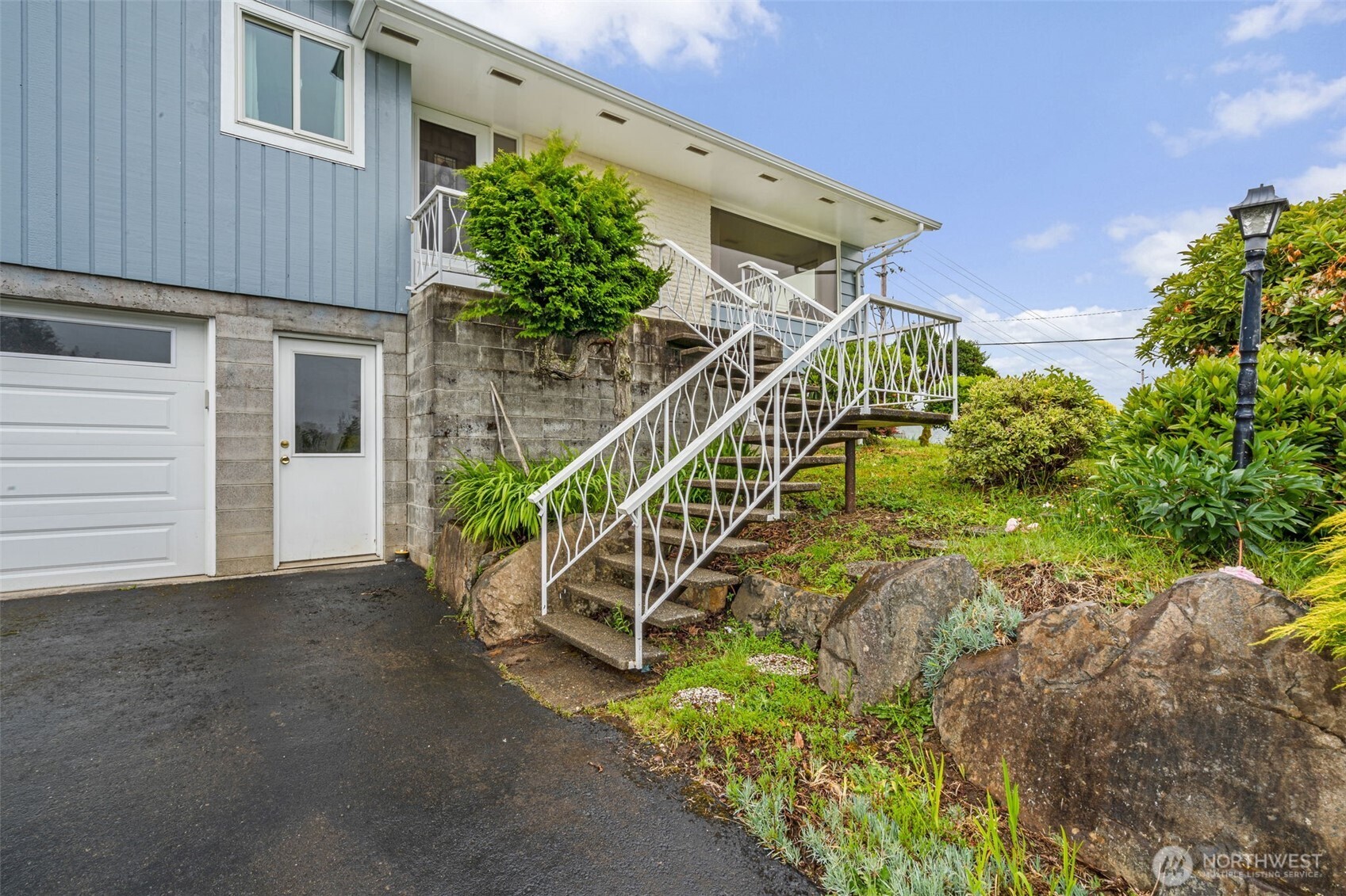 209 Harrison Street Property Photo 3