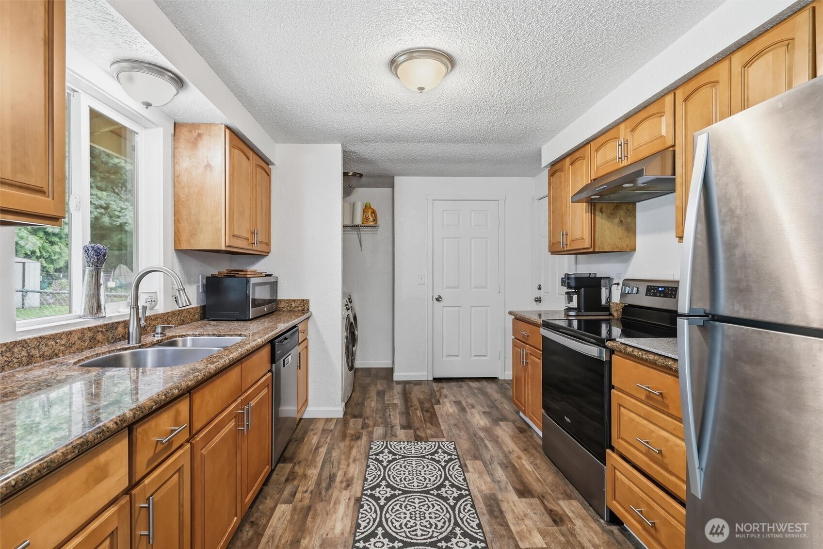 11040 N Skagit Street A & B Property Photo 25