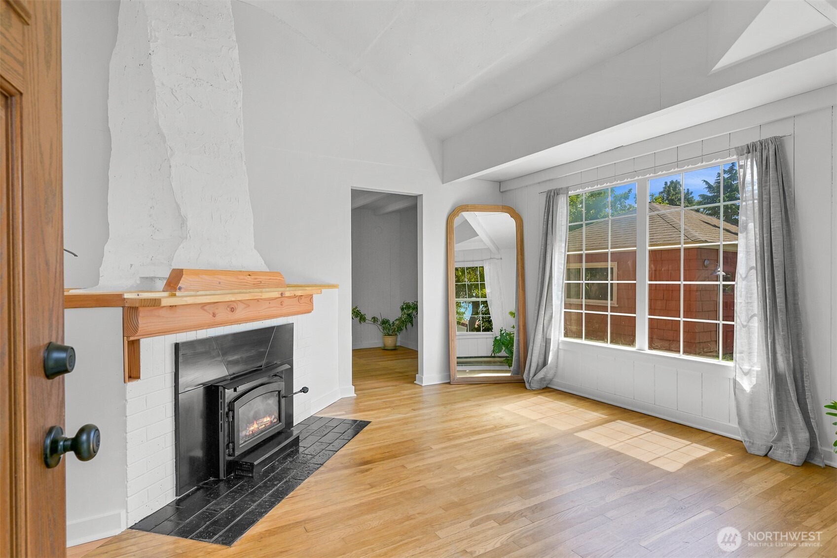 2500 I Street Property Photo 5