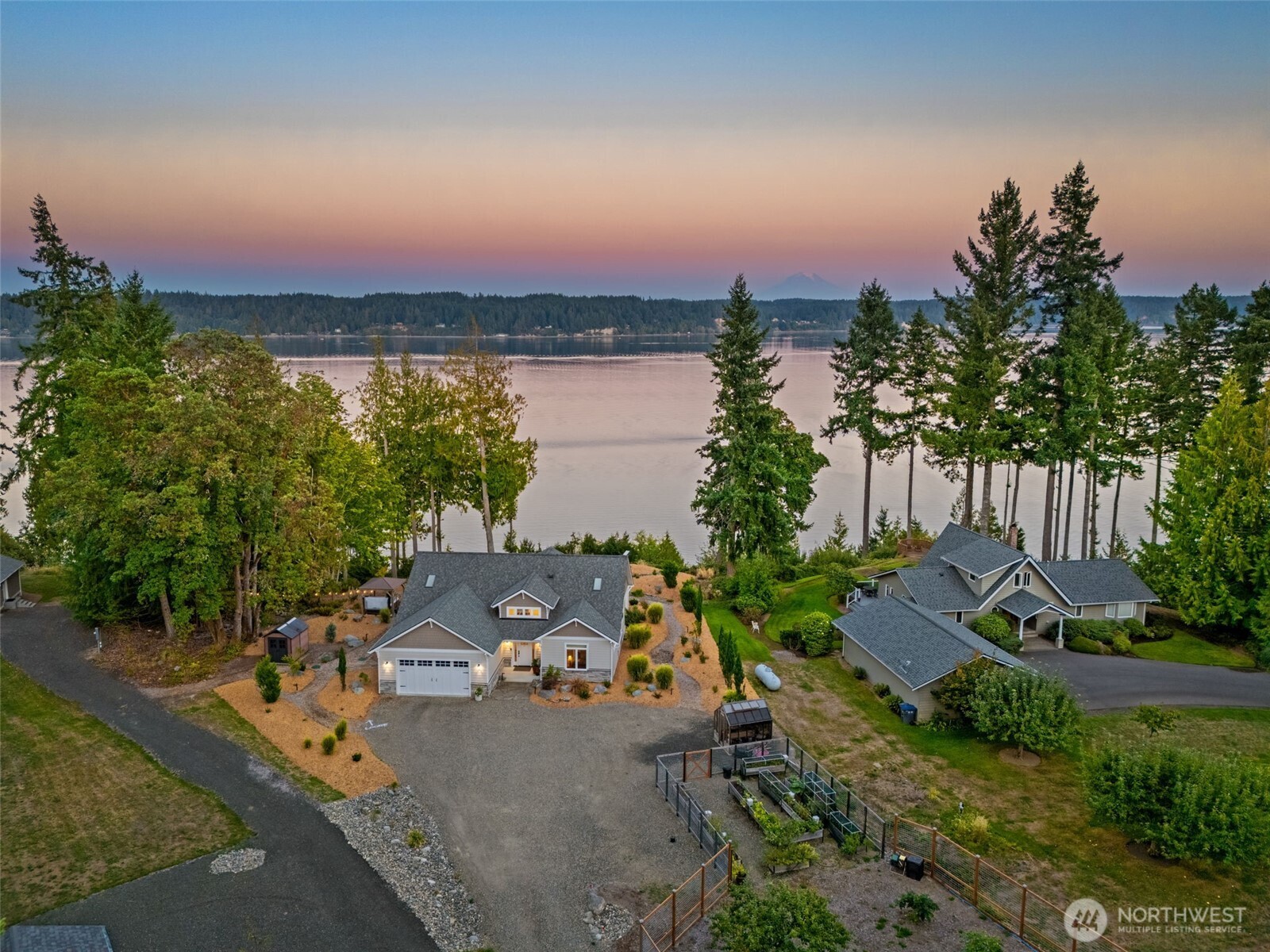 211 E Vineyard Crest Road Property Photo 4
