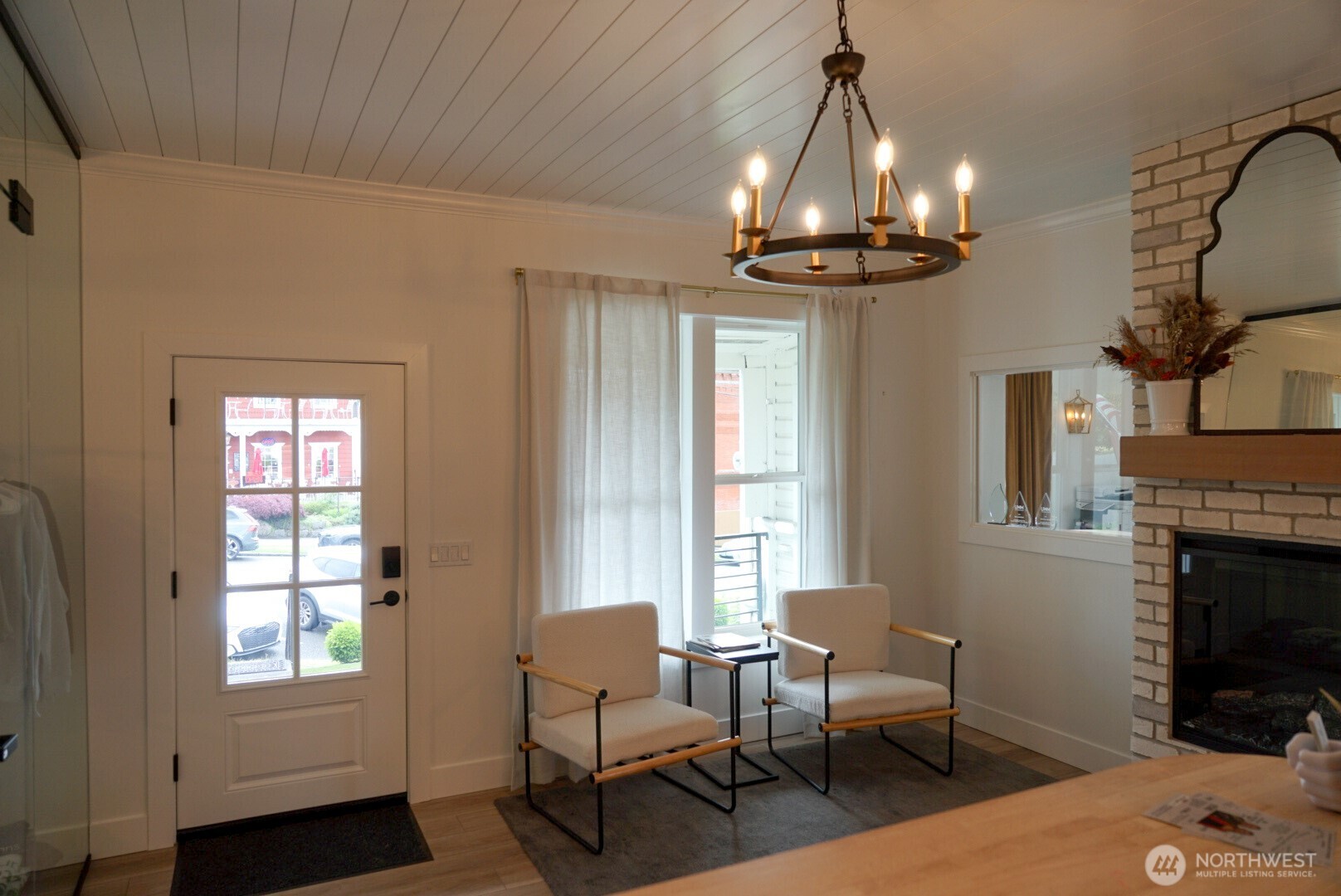 112 Avenue A Property Photo 8