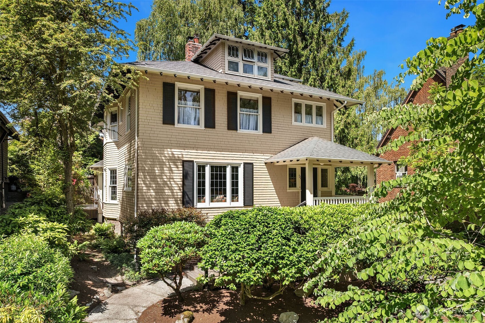 131 Madrona Place Property Photo 1