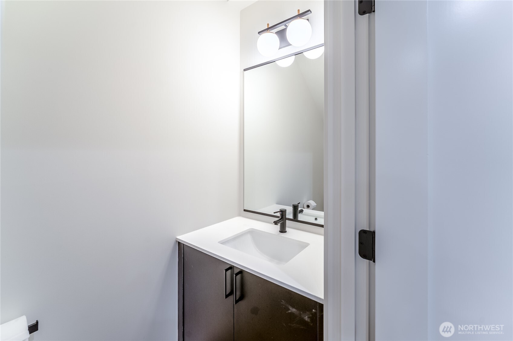 10350 Wallingford Avenue B Property Photo 7