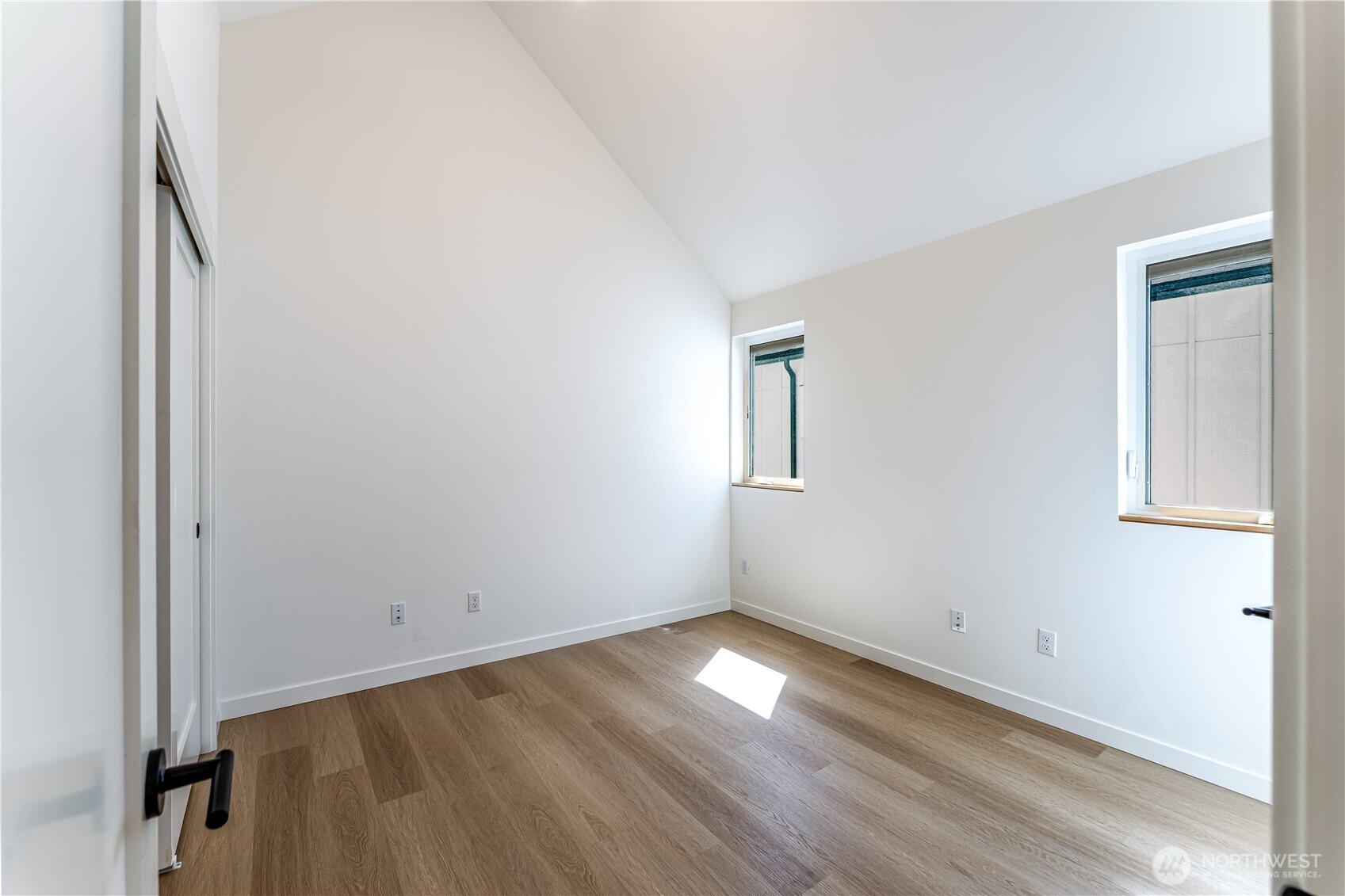 10350 Wallingford Avenue B Property Photo 11