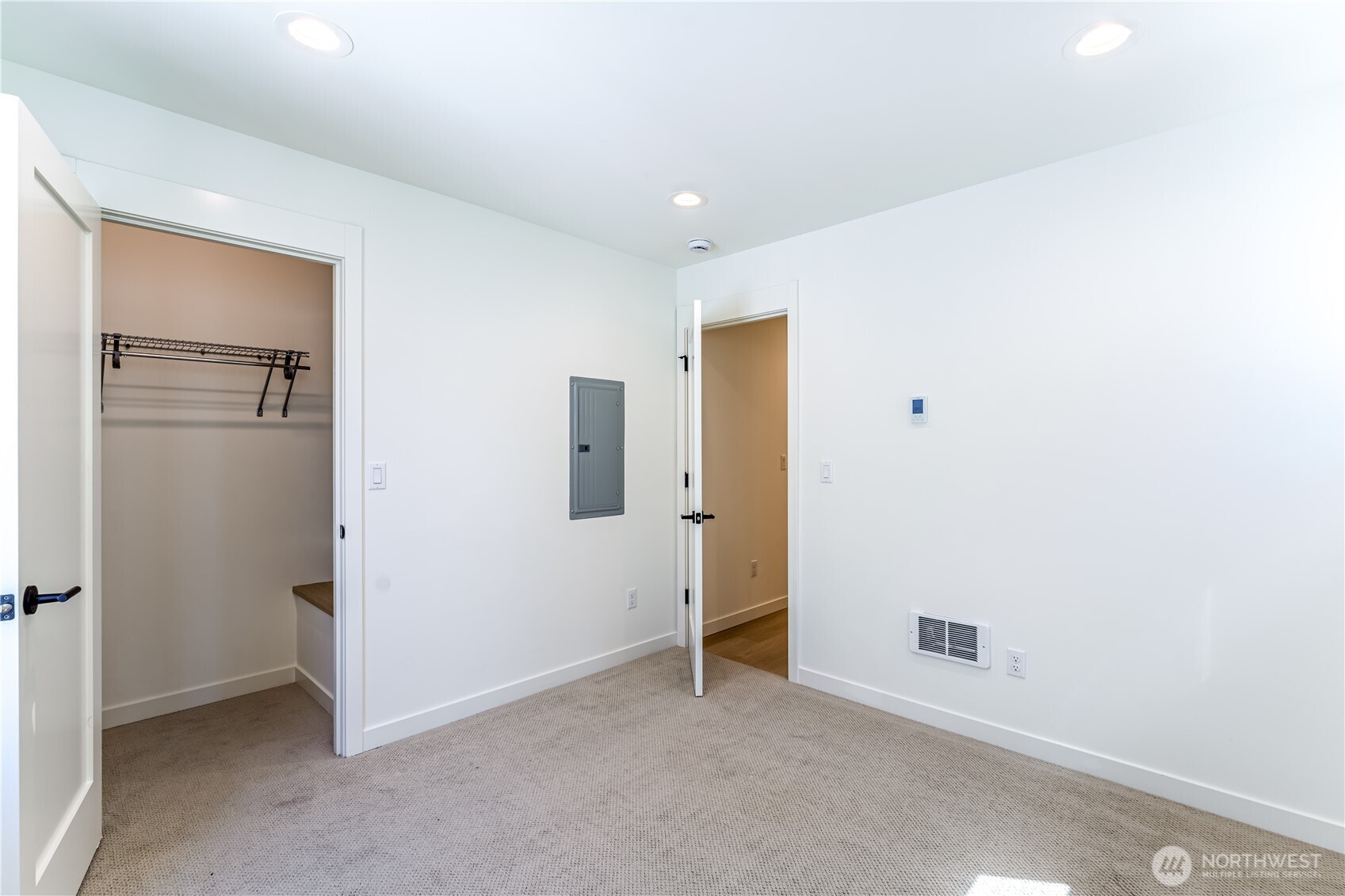 10350 Wallingford Avenue B Property Photo 16