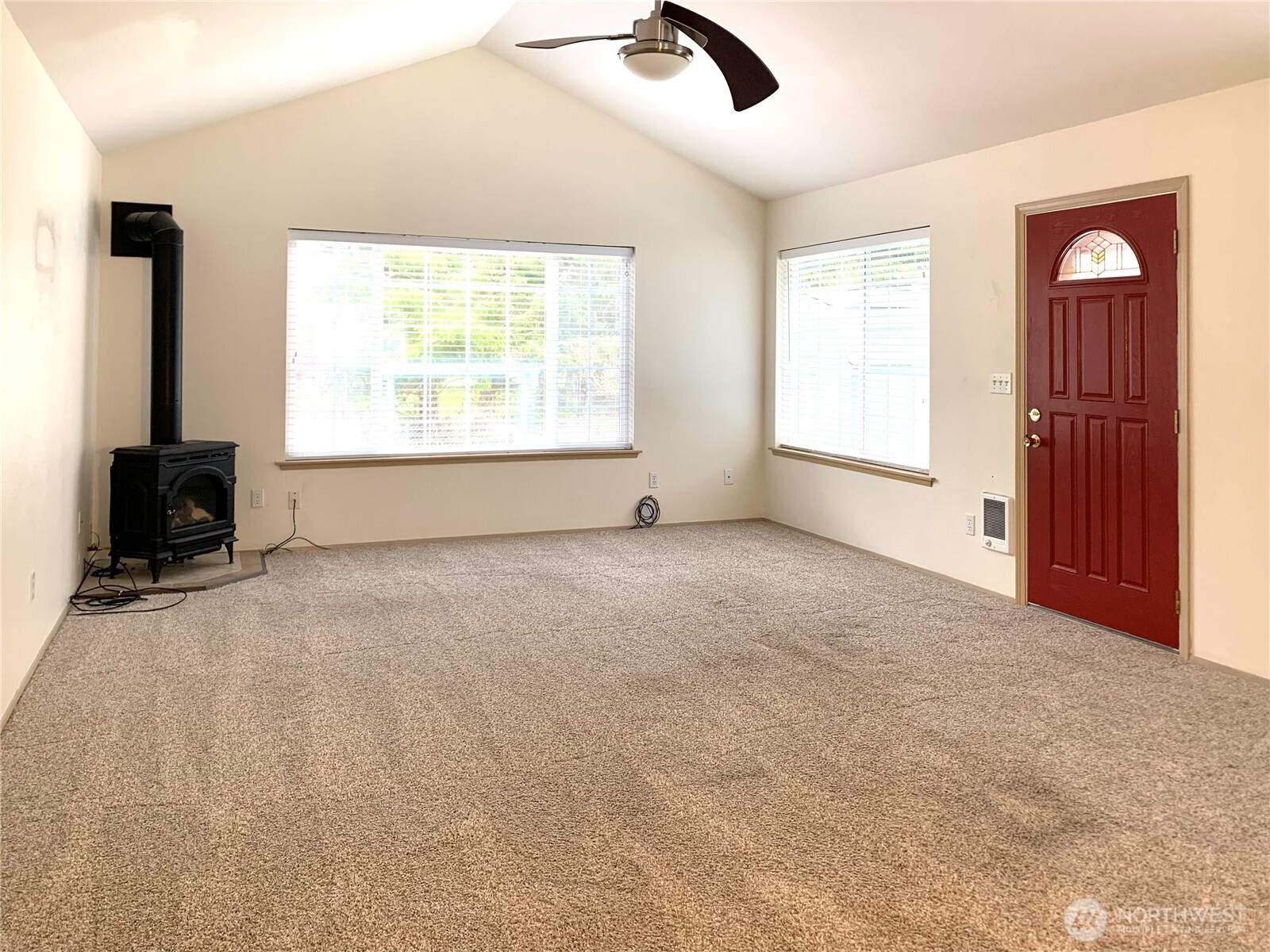 419 Lake West Loop Property Photo 9