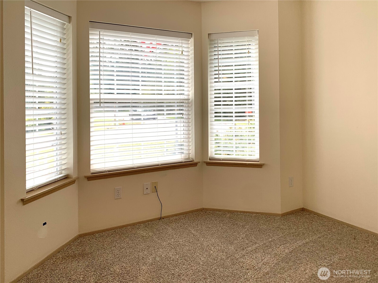 419 Lake West Loop Property Photo 15