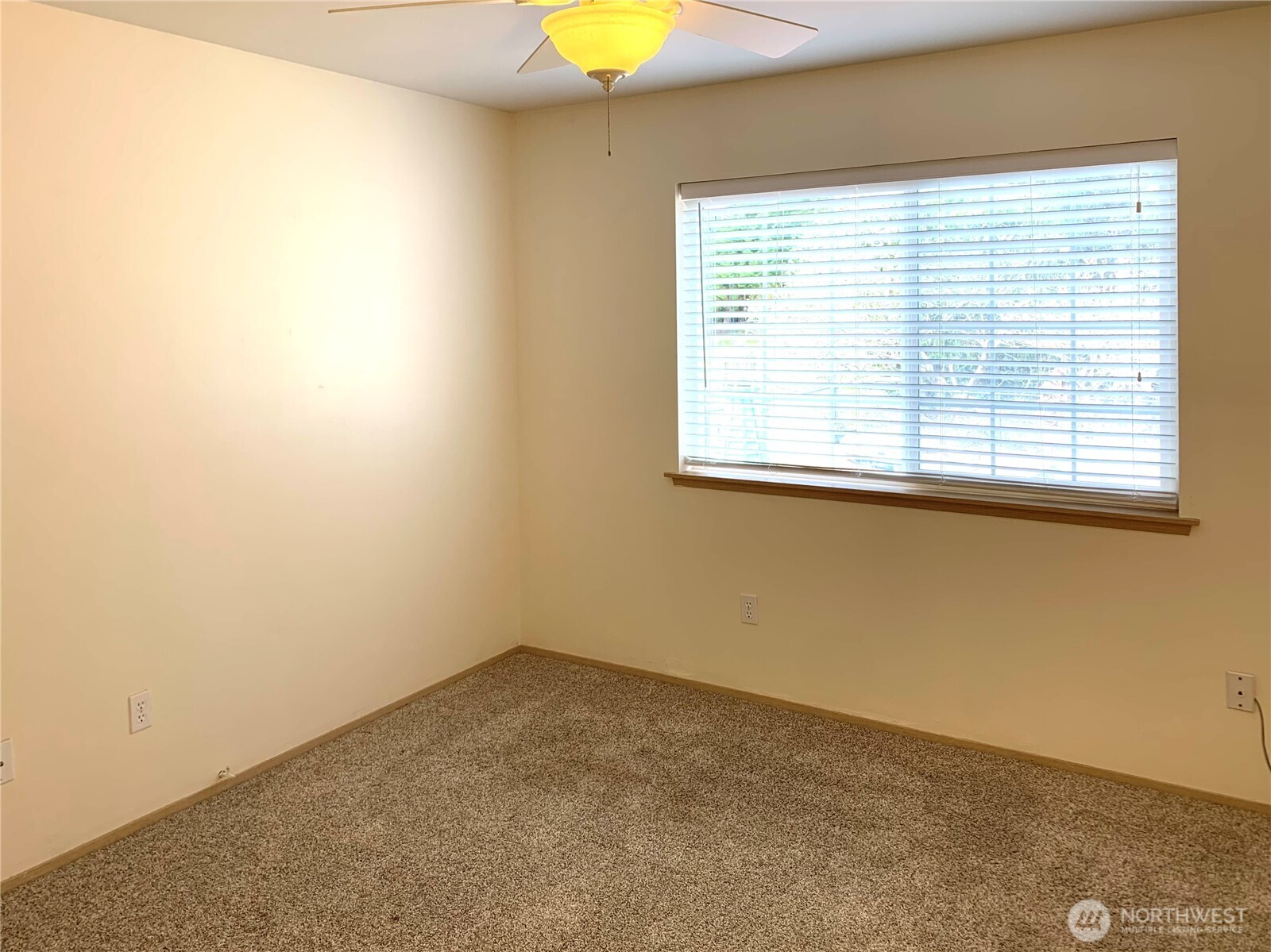 419 Lake West Loop Property Photo 17
