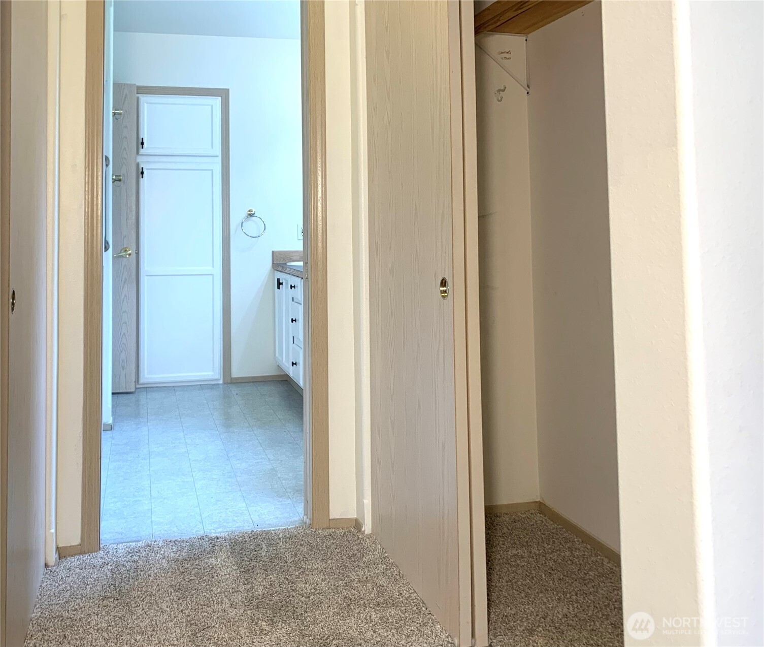 419 Lake West Loop Property Photo 18