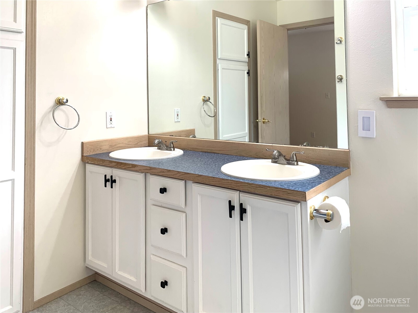 419 Lake West Loop Property Photo 19
