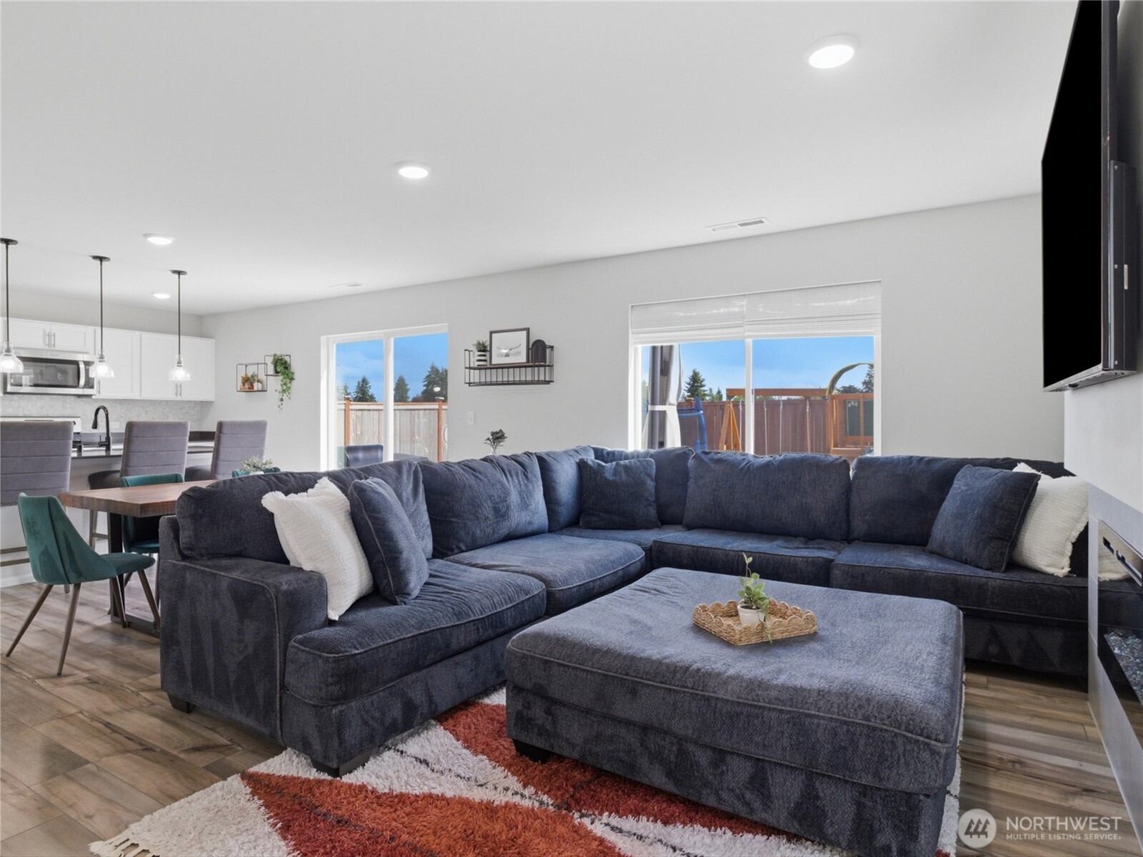 15069 Iverson Loop Property Photo 8