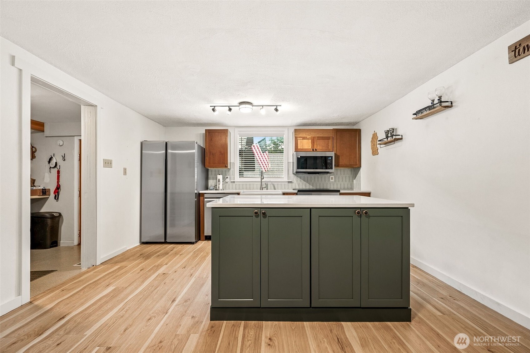 220 E Beck Street Property Photo 8
