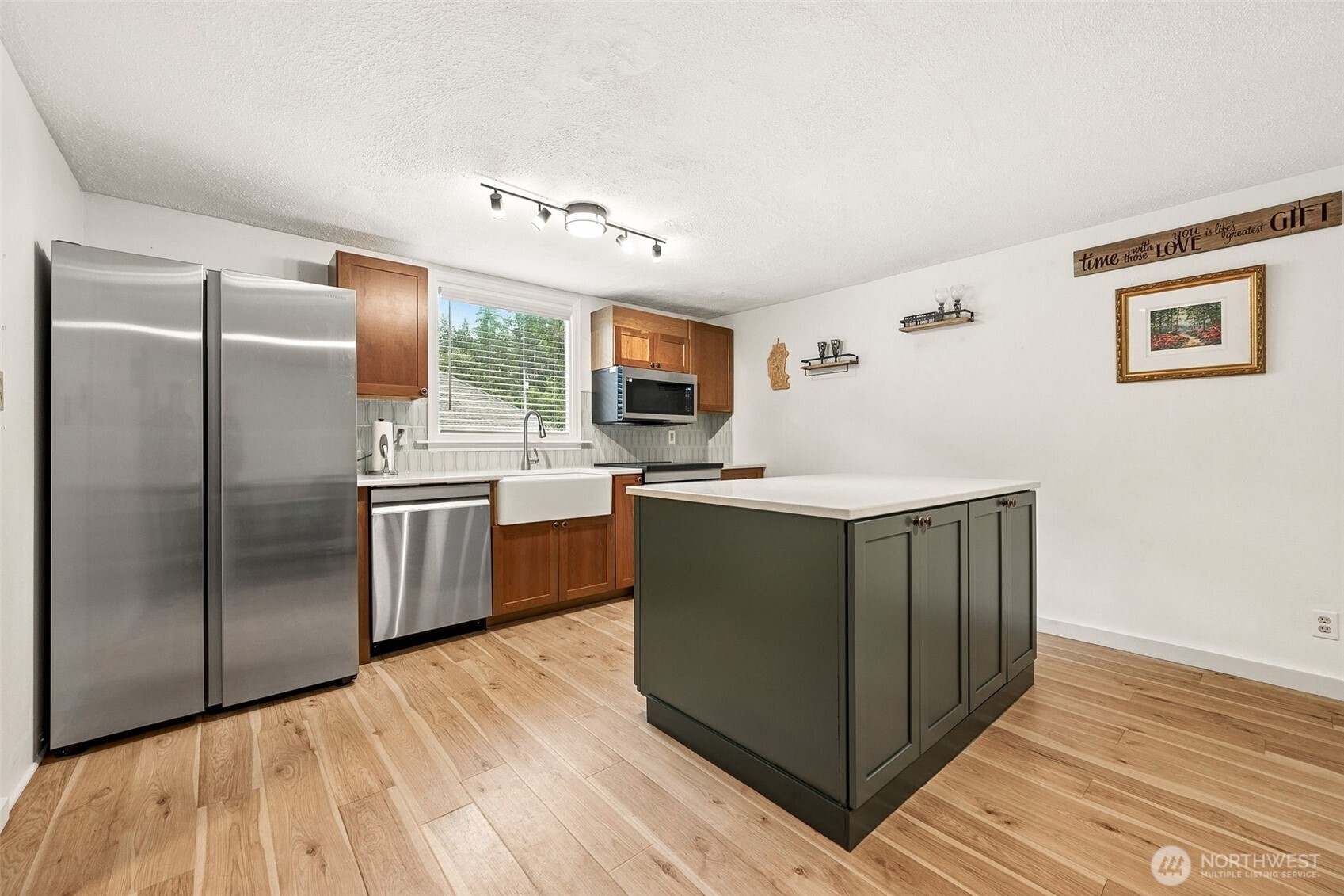 220 E Beck Street Property Photo 10